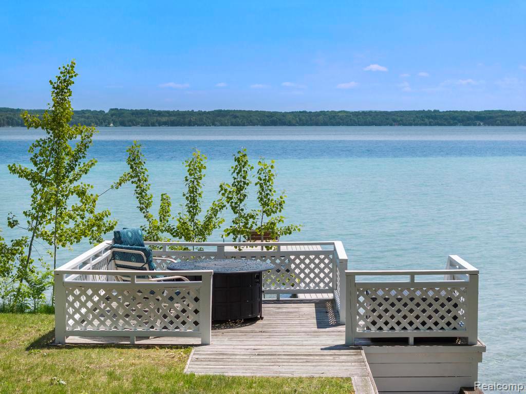 4037 N WEST TORCH LAKE Drive