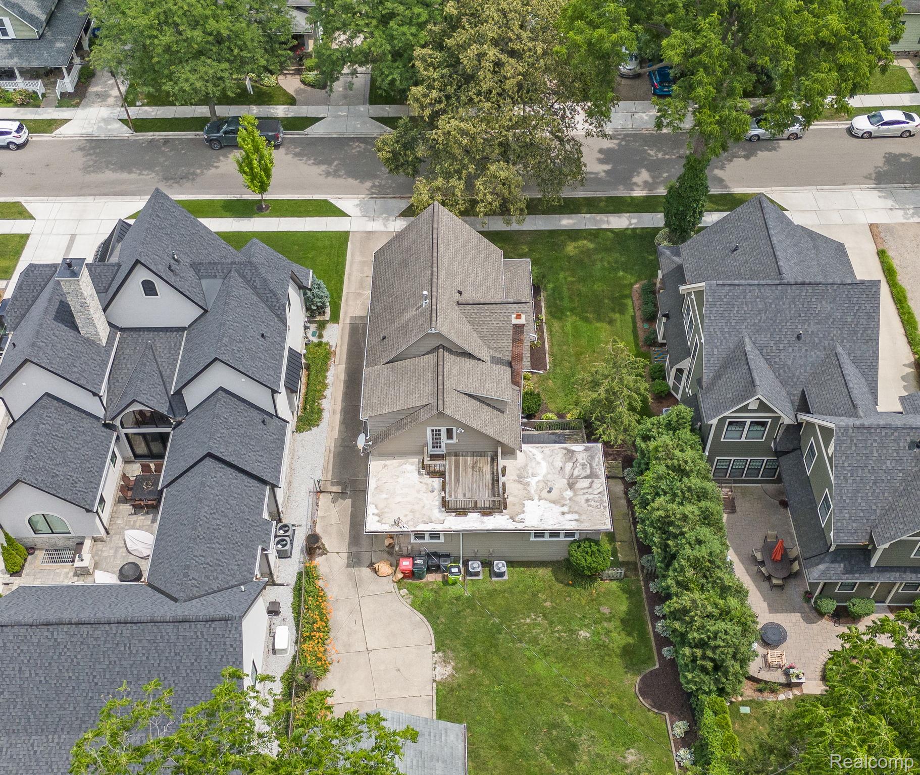 319 Oak Street