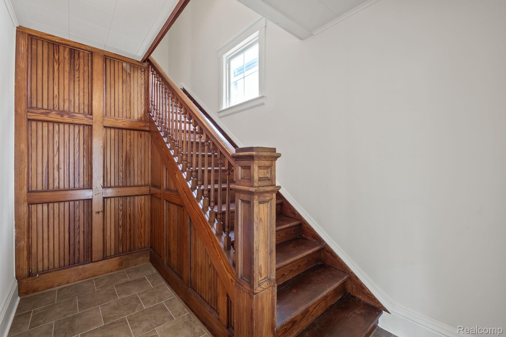 319 Oak Street