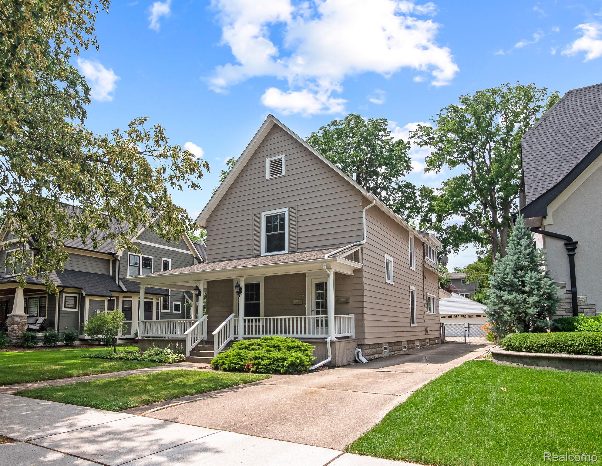 319 Oak Street