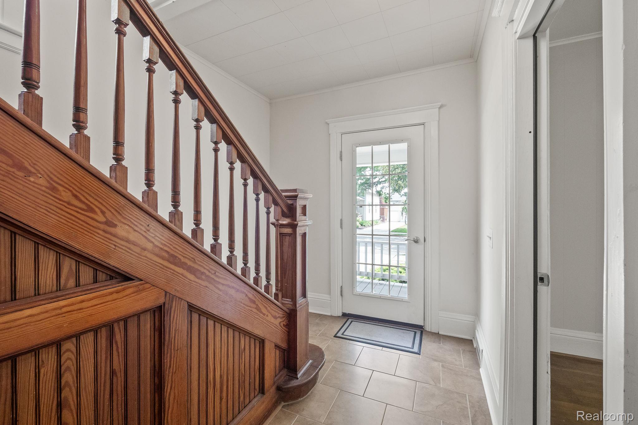 319 Oak Street