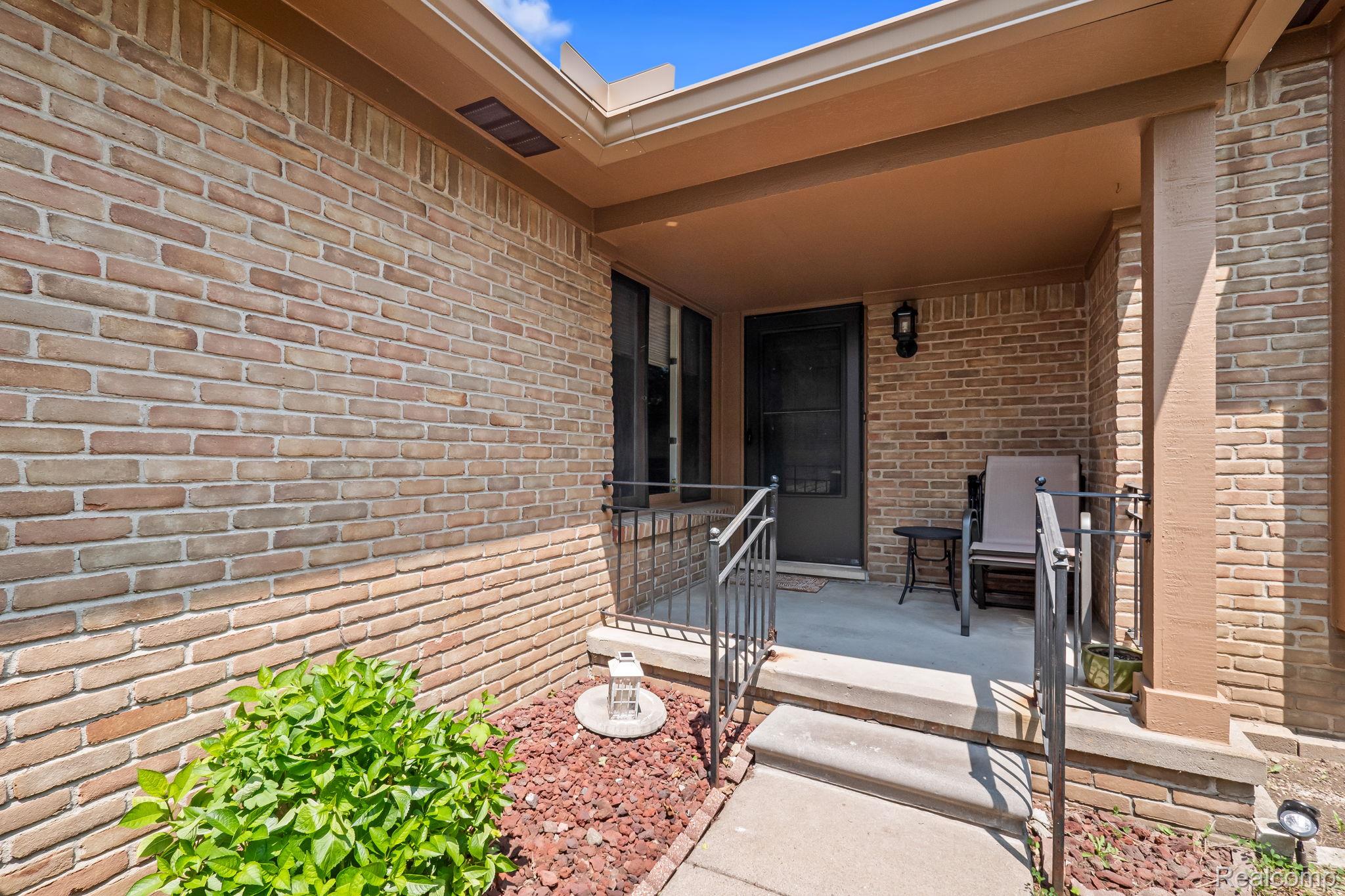 2175 London Bridge Drive
