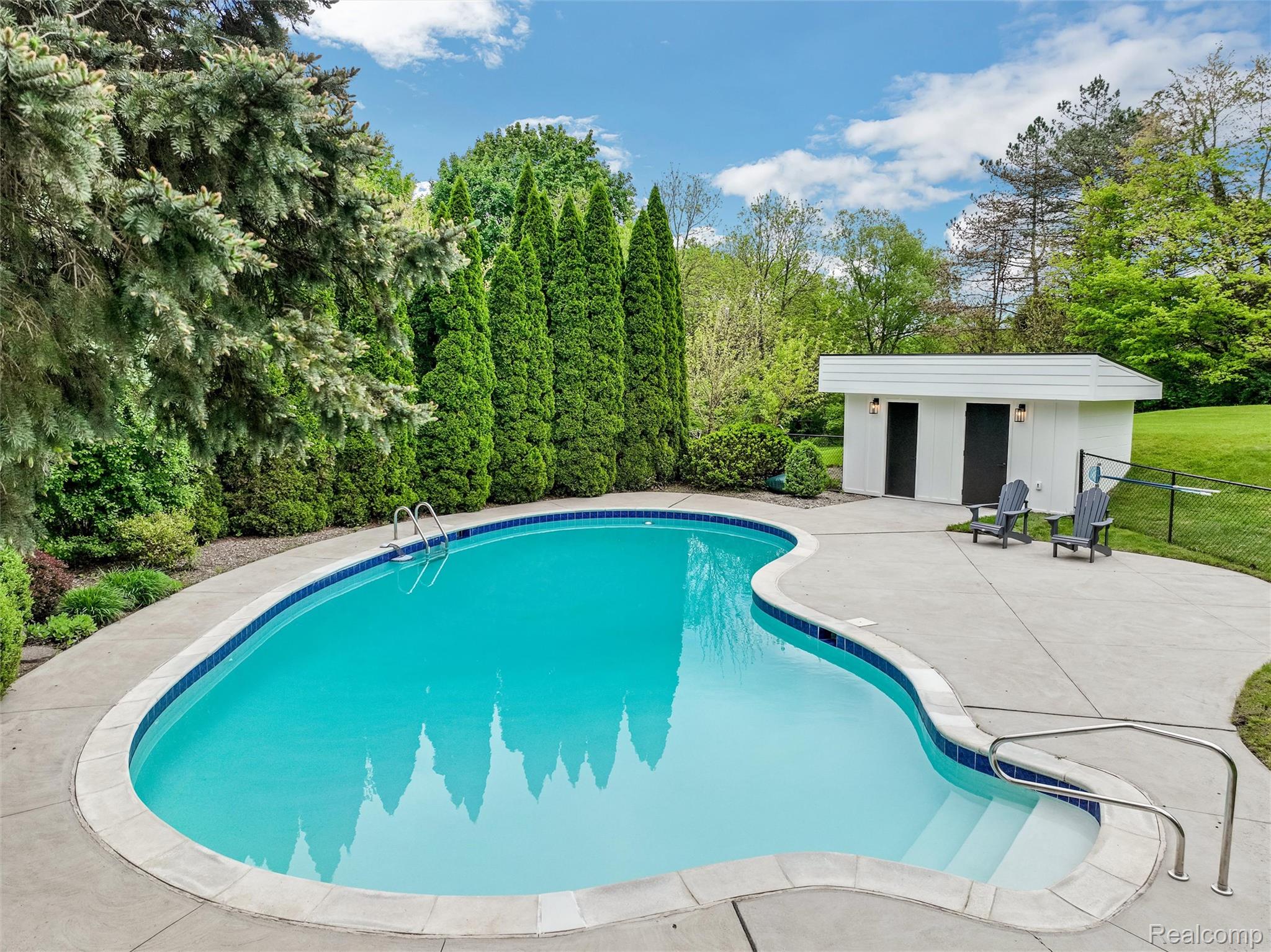 941 Viewland Drive
