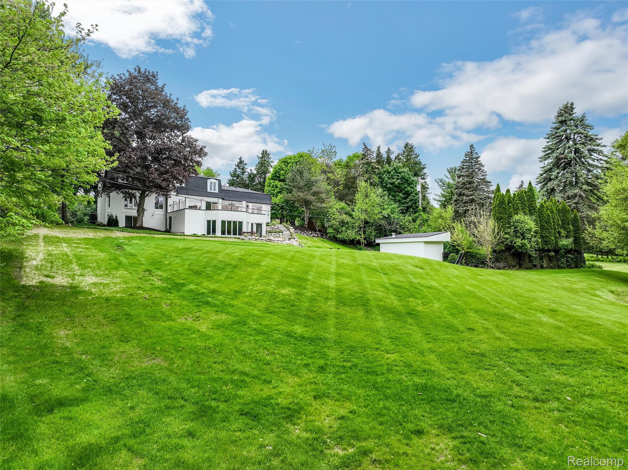 941 Viewland Drive