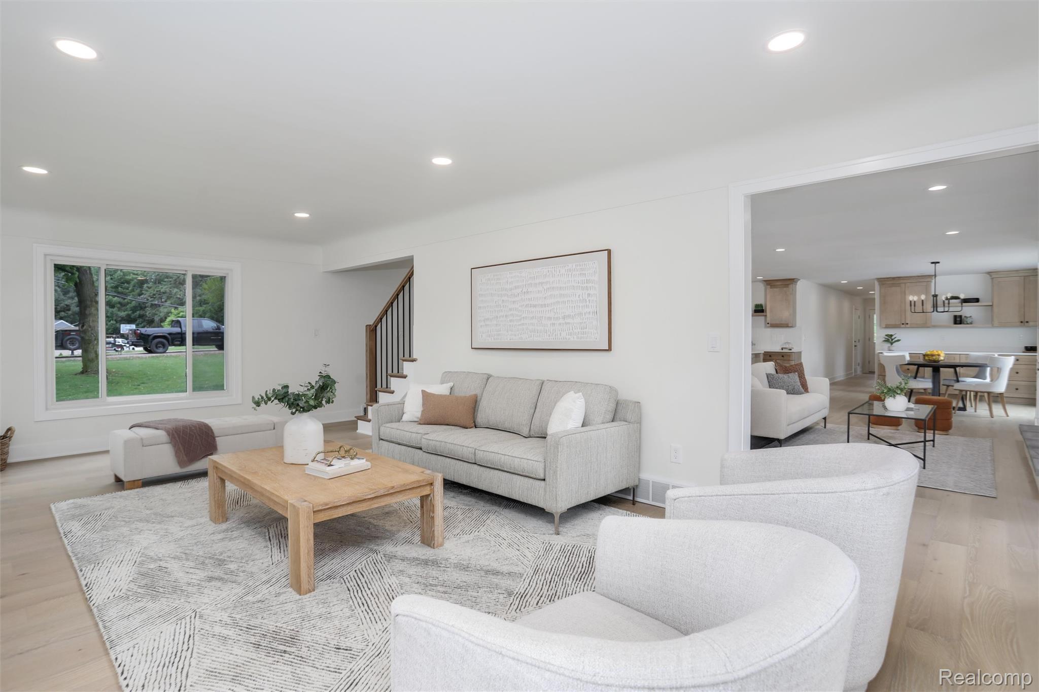 941 Viewland Drive