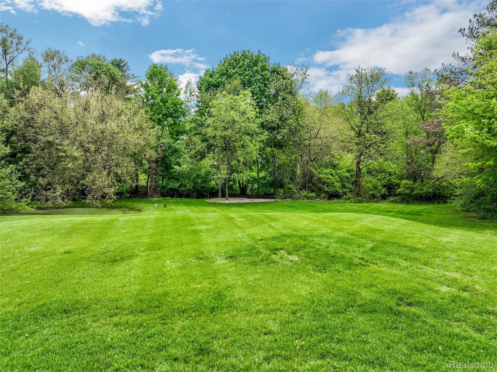 941 Viewland Drive
