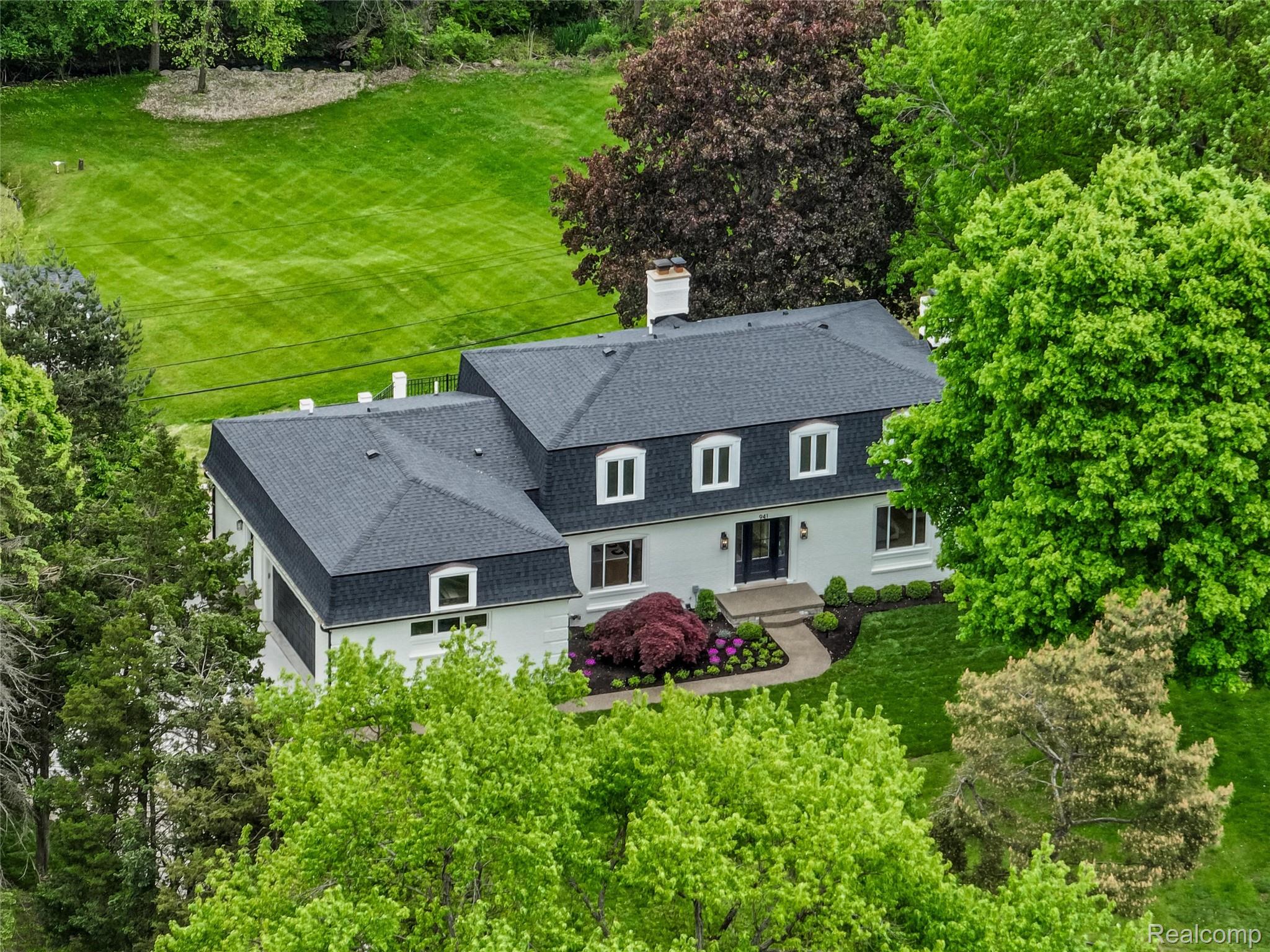 941 Viewland Drive