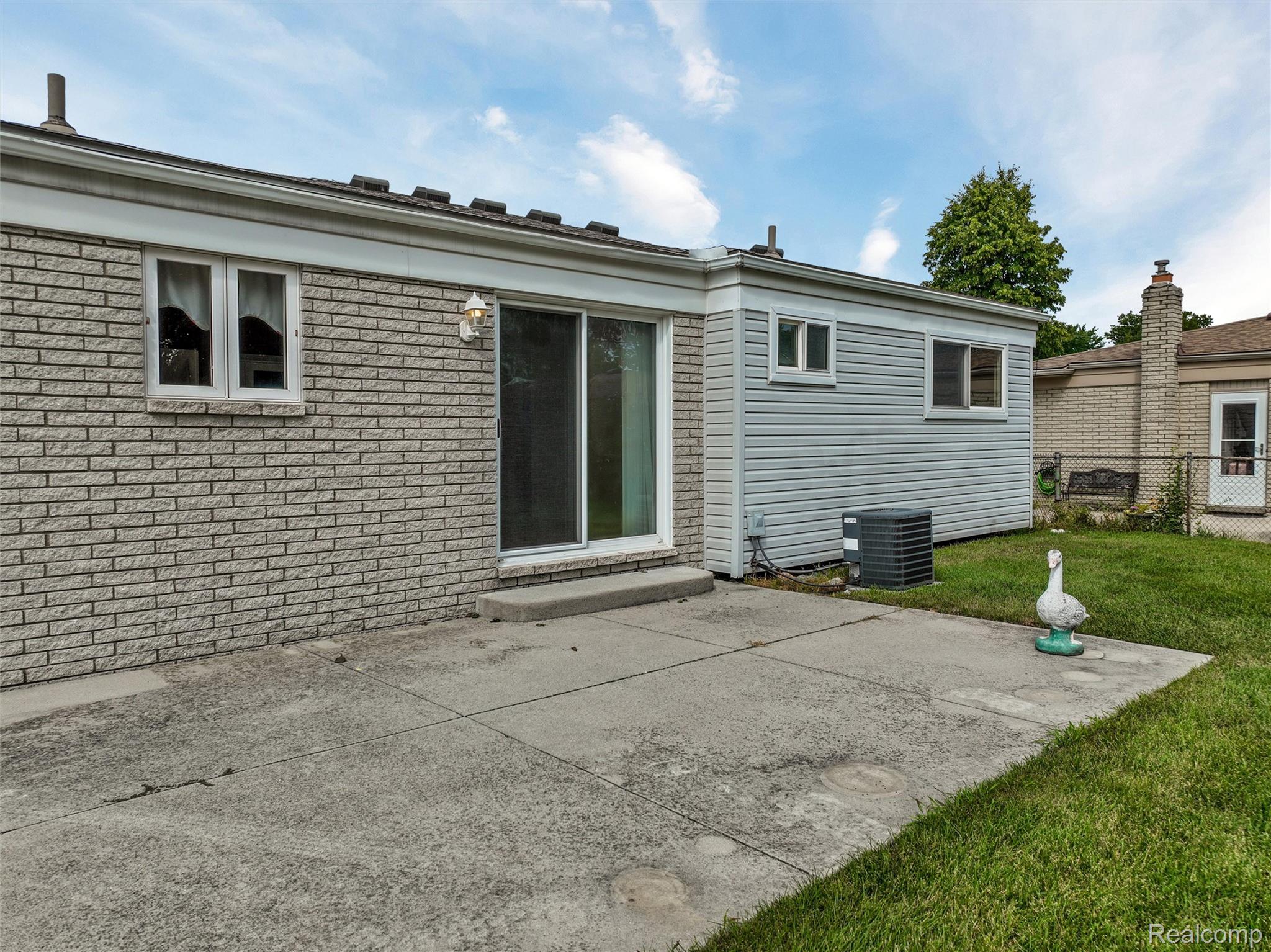 12146 Ontario Drive