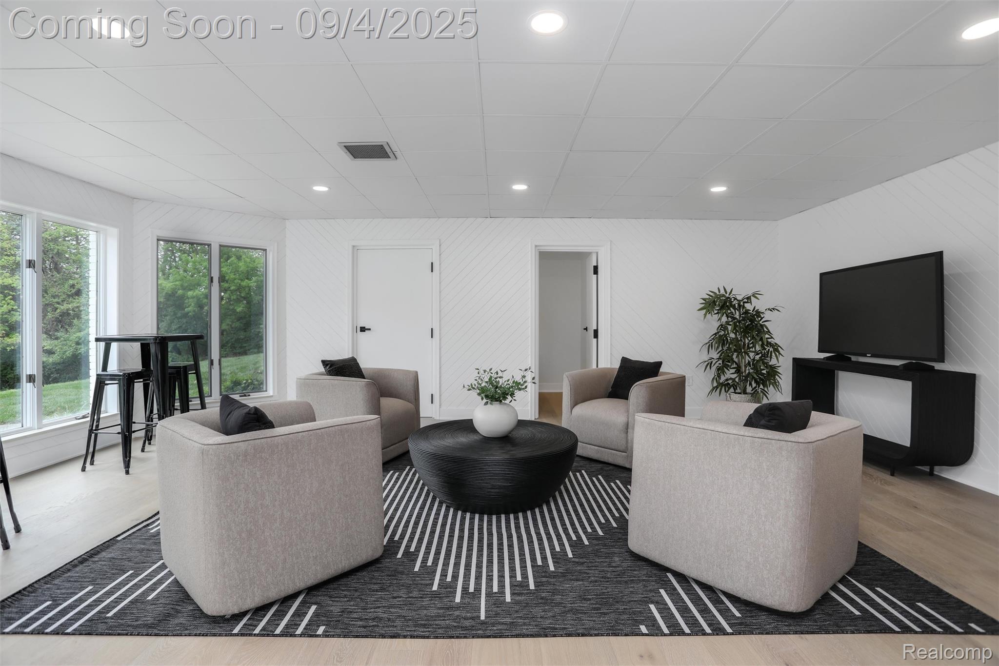 941 Viewland Drive