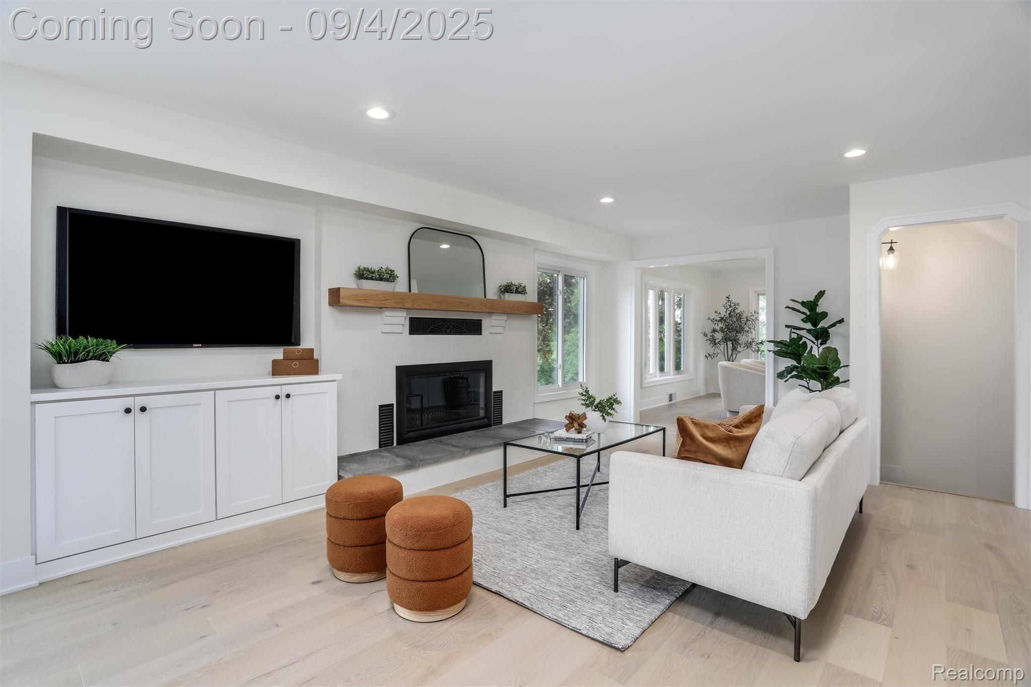941 Viewland Drive
