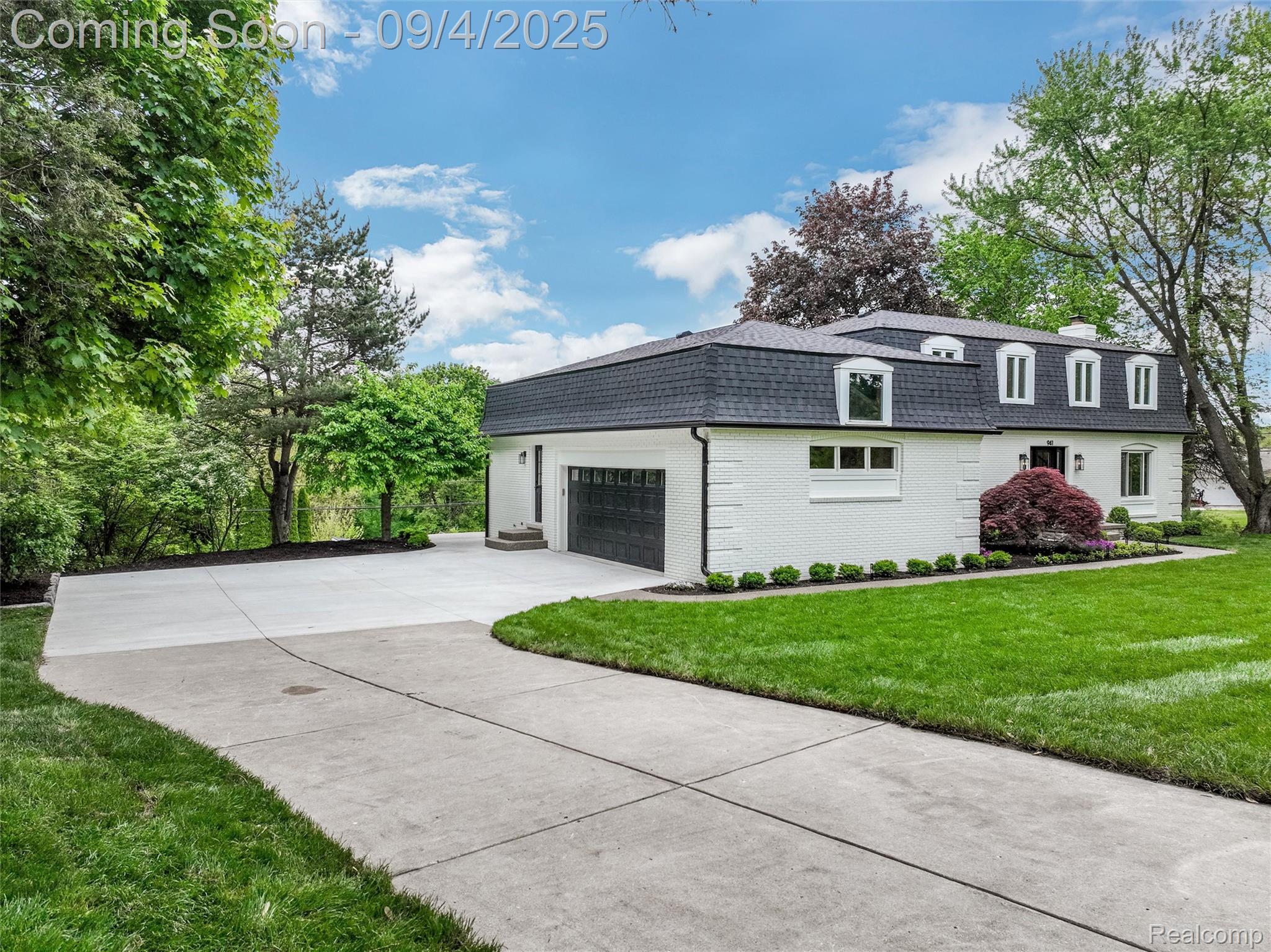 941 Viewland Drive