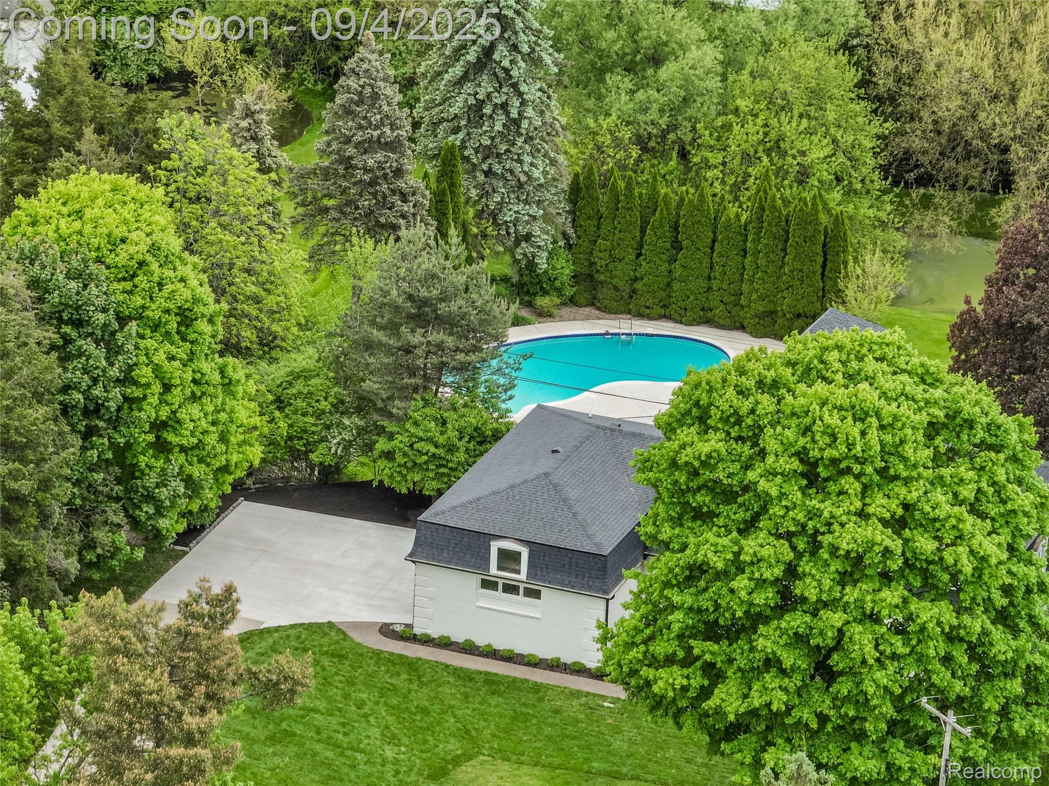 941 Viewland Drive