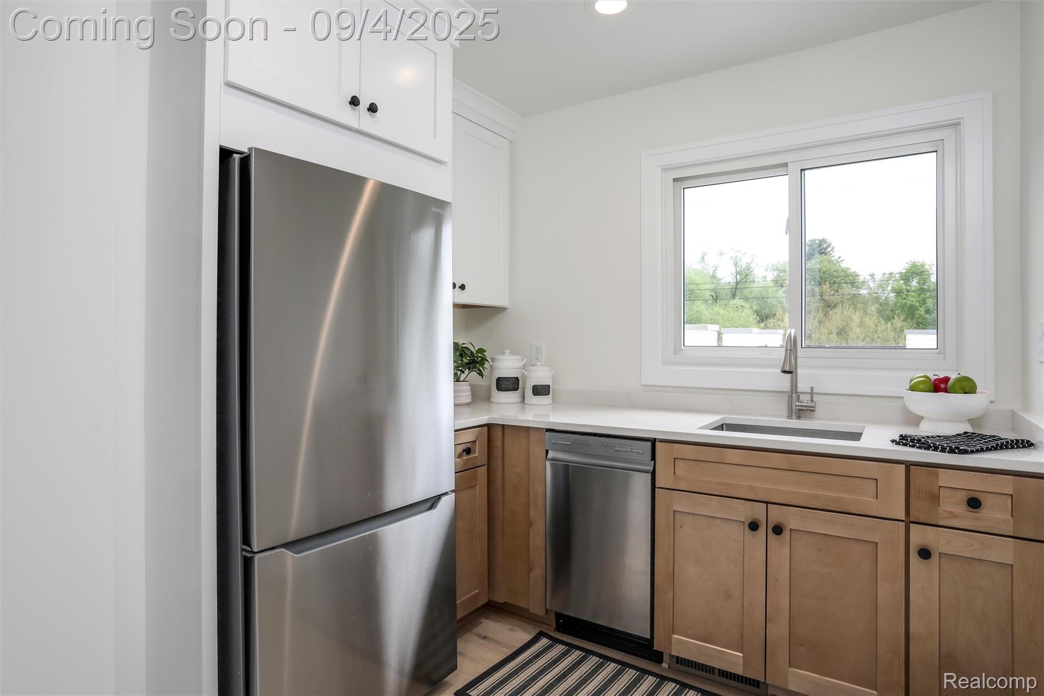 941 Viewland Drive