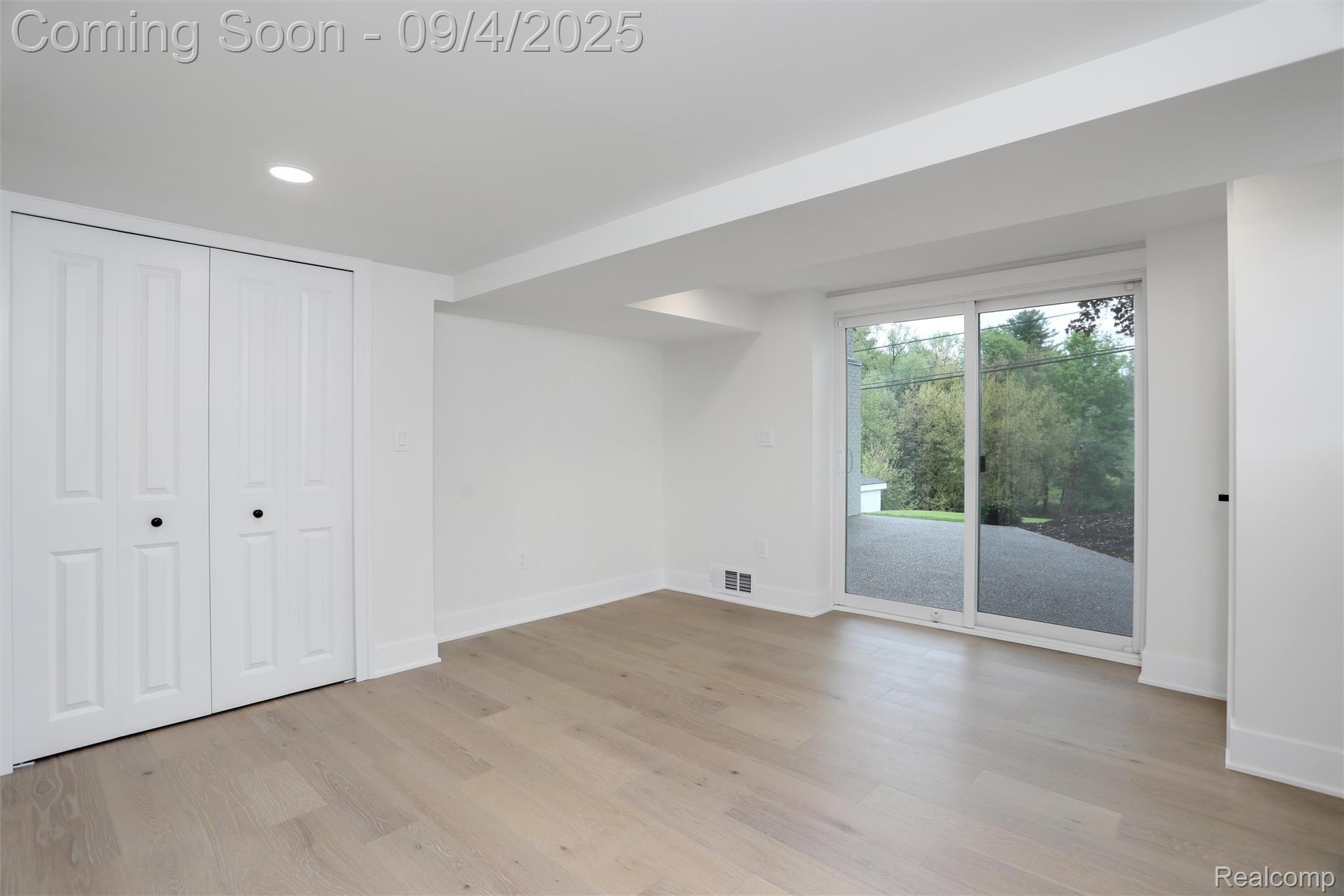 941 Viewland Drive