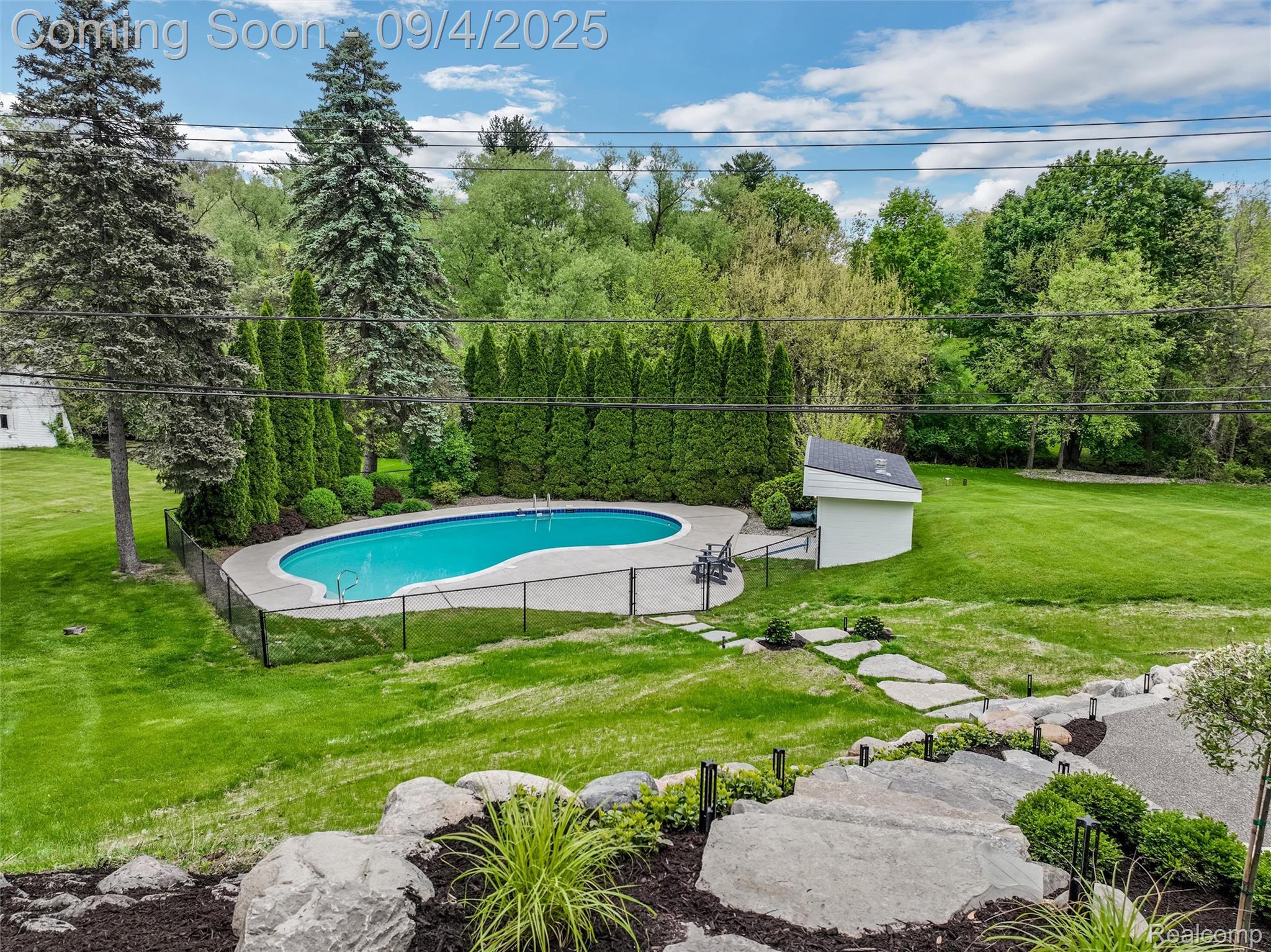 941 Viewland Drive