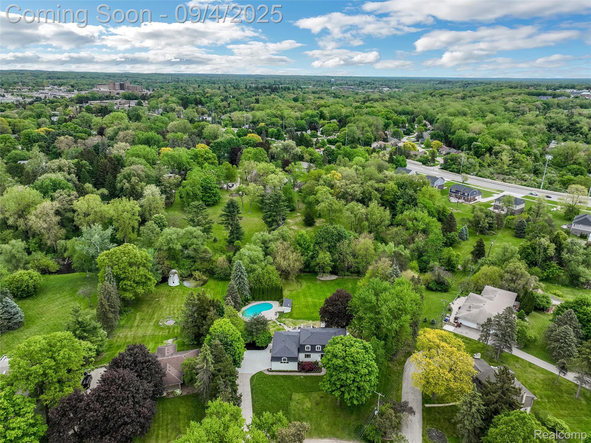 941 Viewland Drive