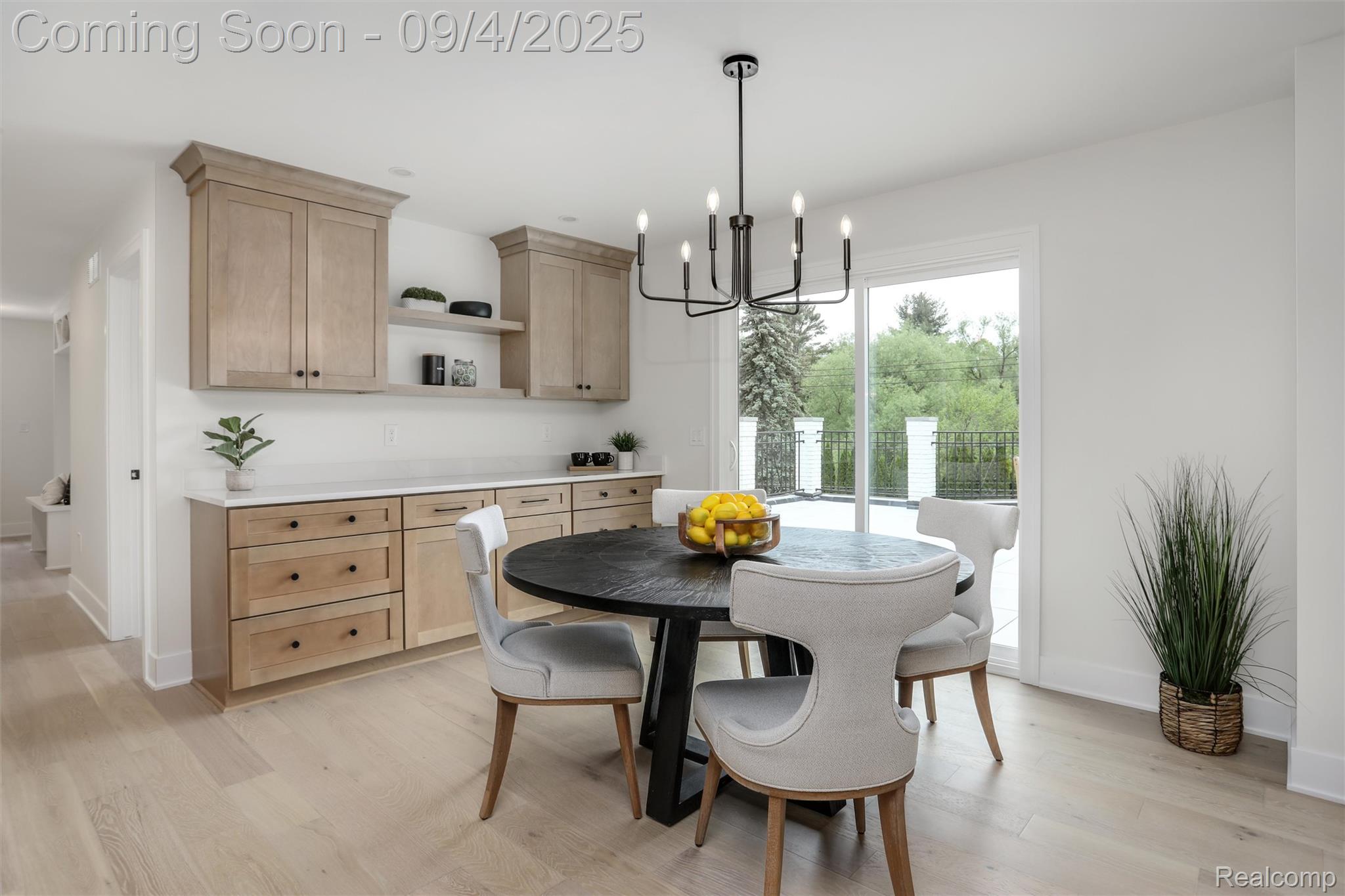 941 Viewland Drive