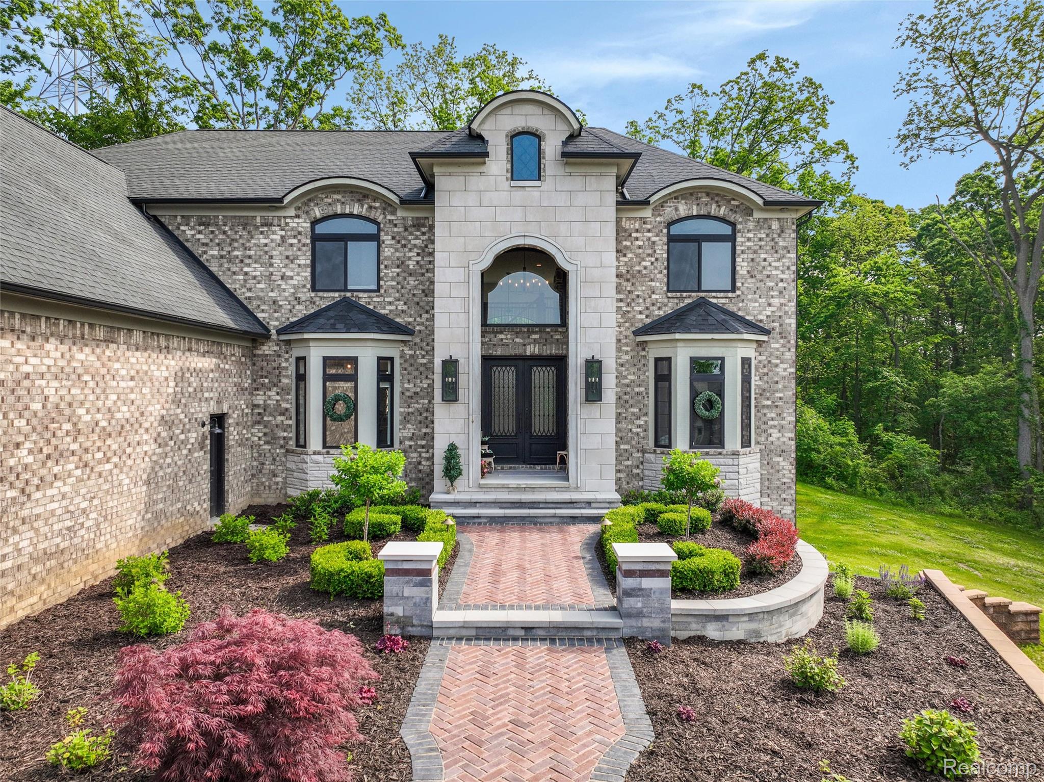 2584 Heights View Court