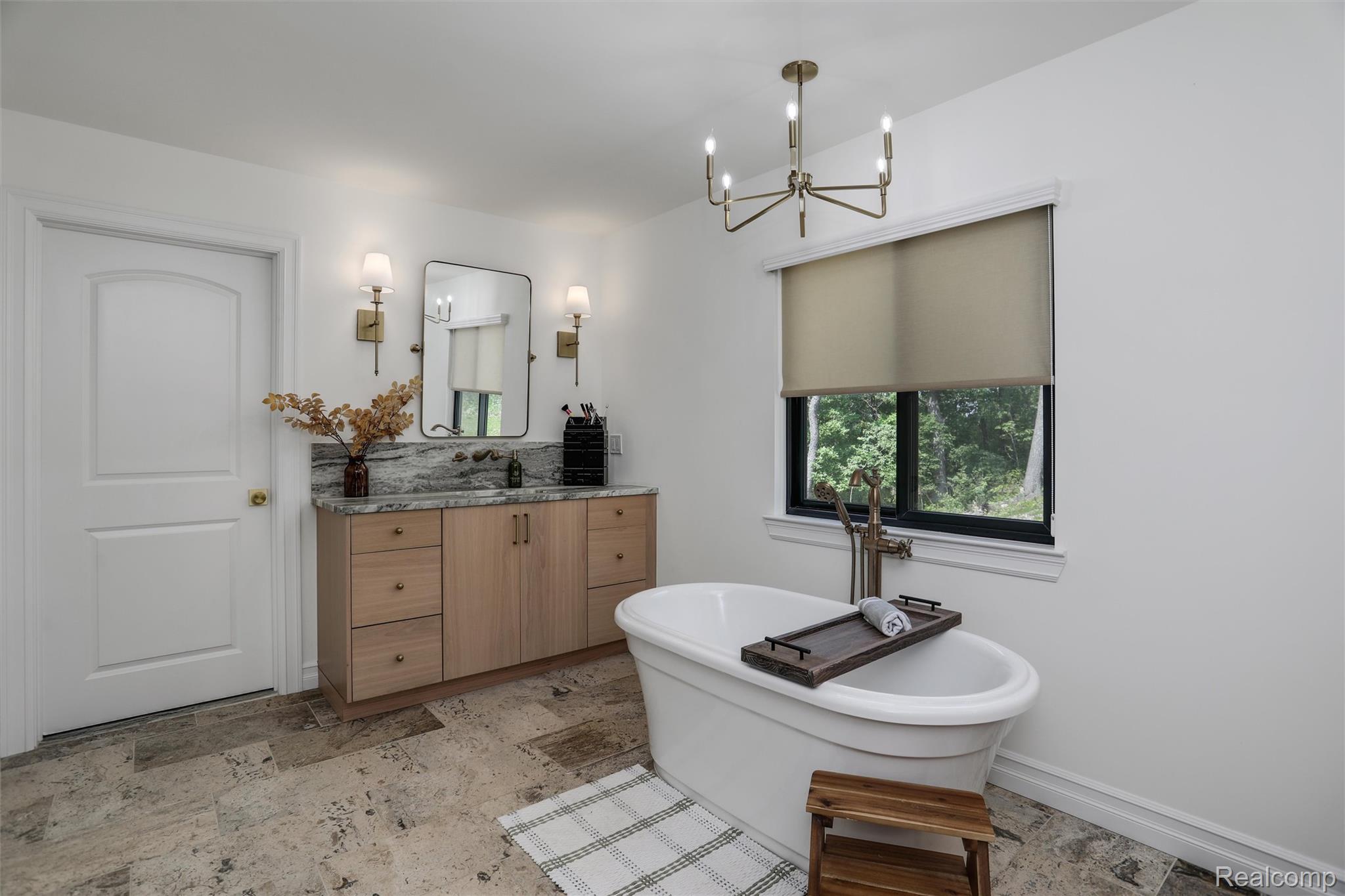 2584 Heights View Court