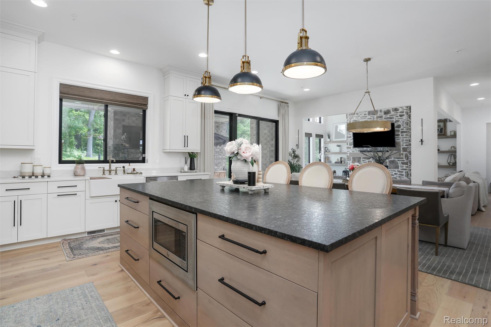 2584 Heights View Court