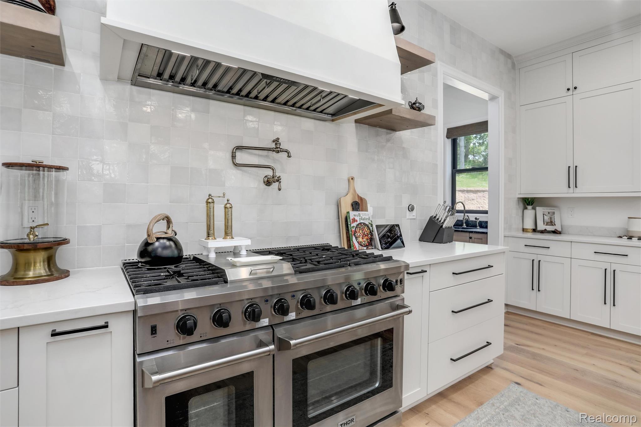 2584 Heights View Court