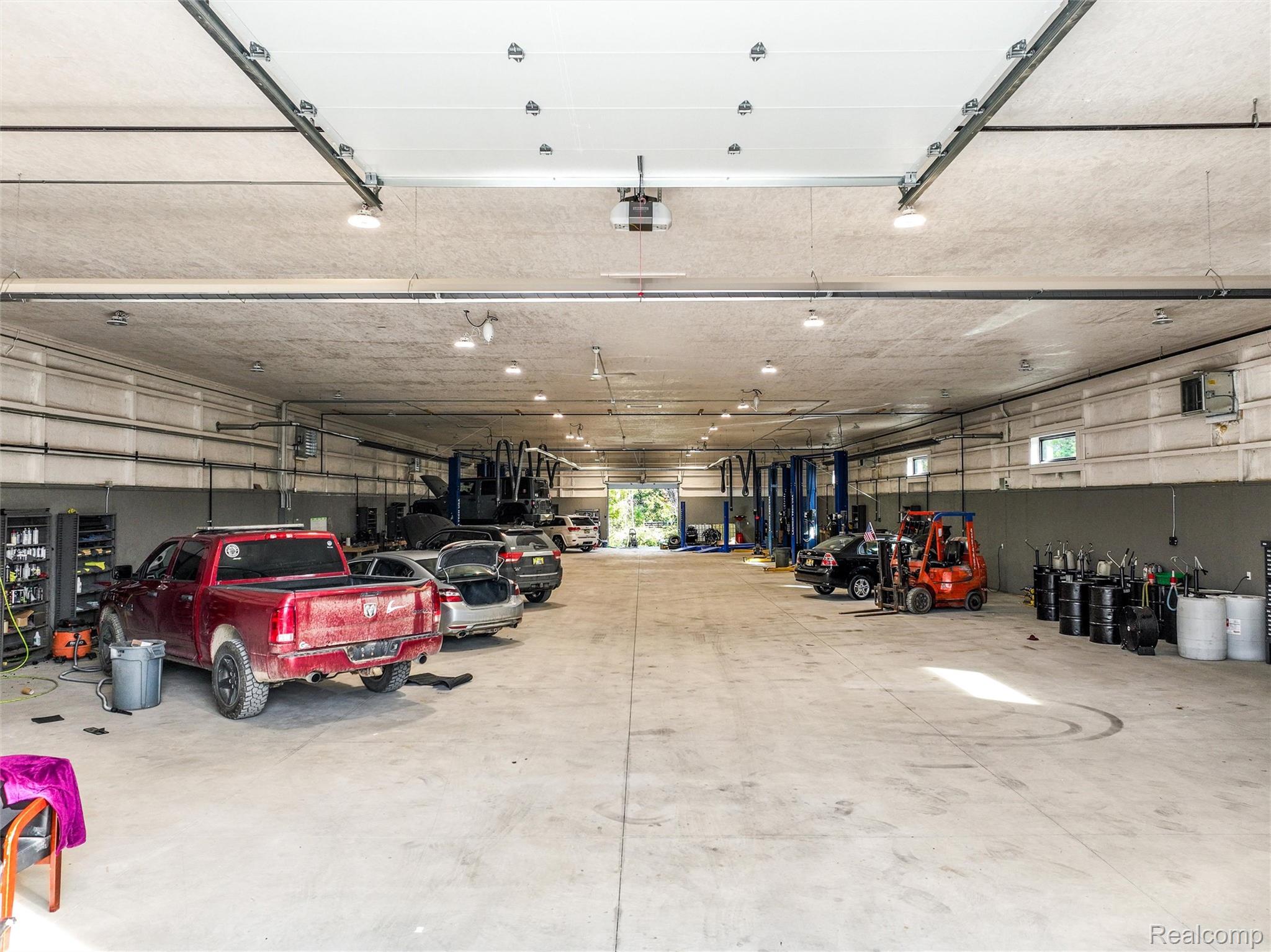 3420 S Lapeer