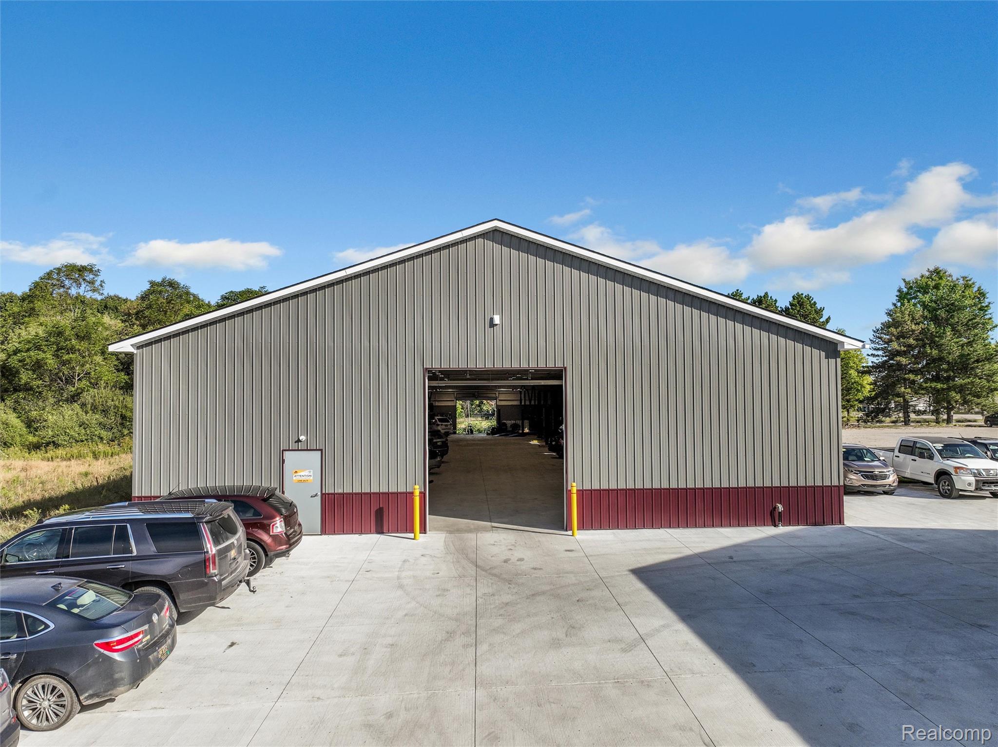 3420 S Lapeer