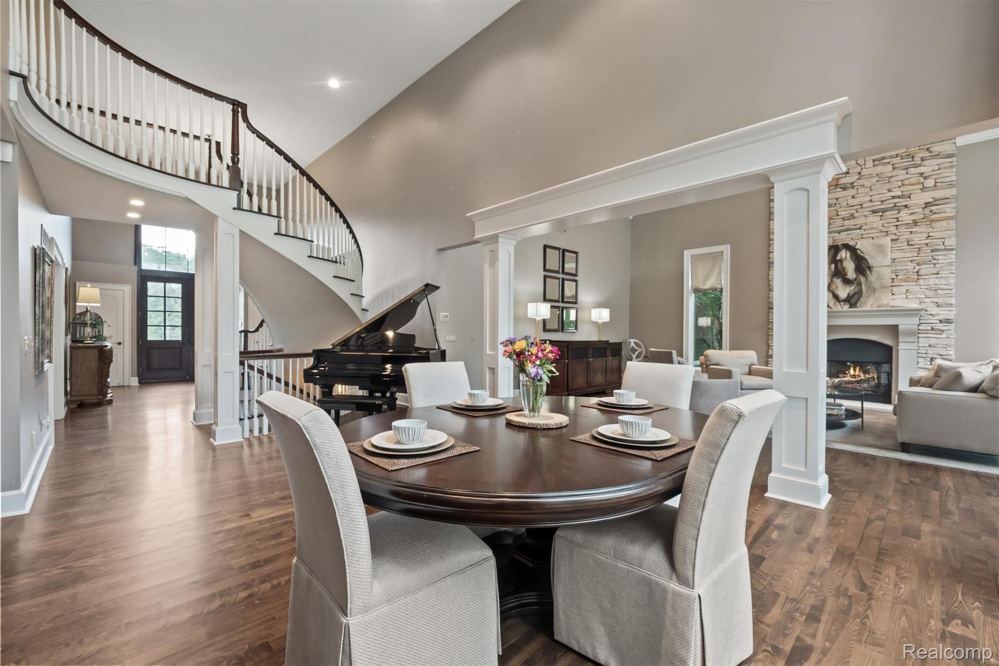 864 Pine Needle Trail