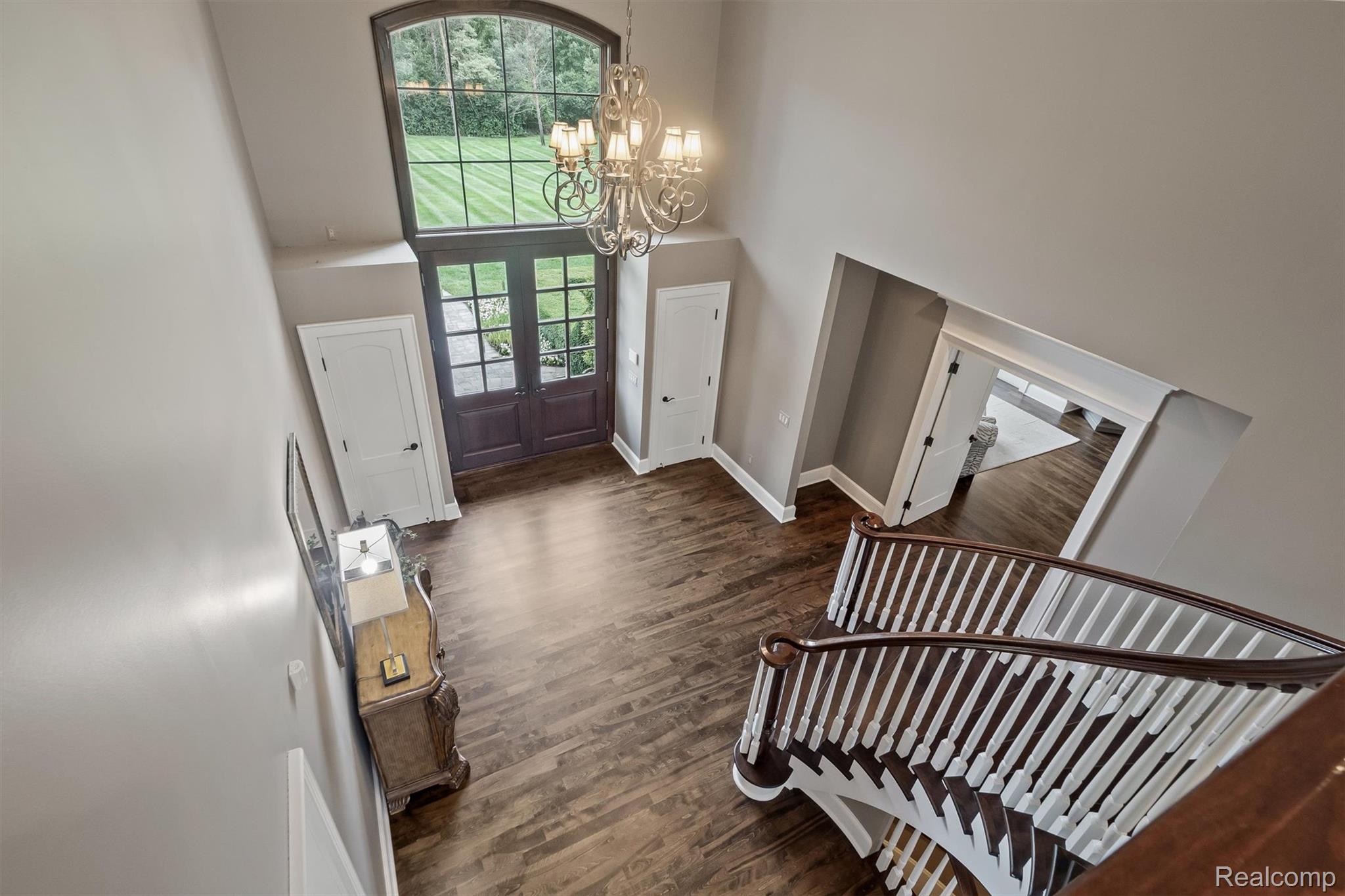 864 Pine Needle Trail