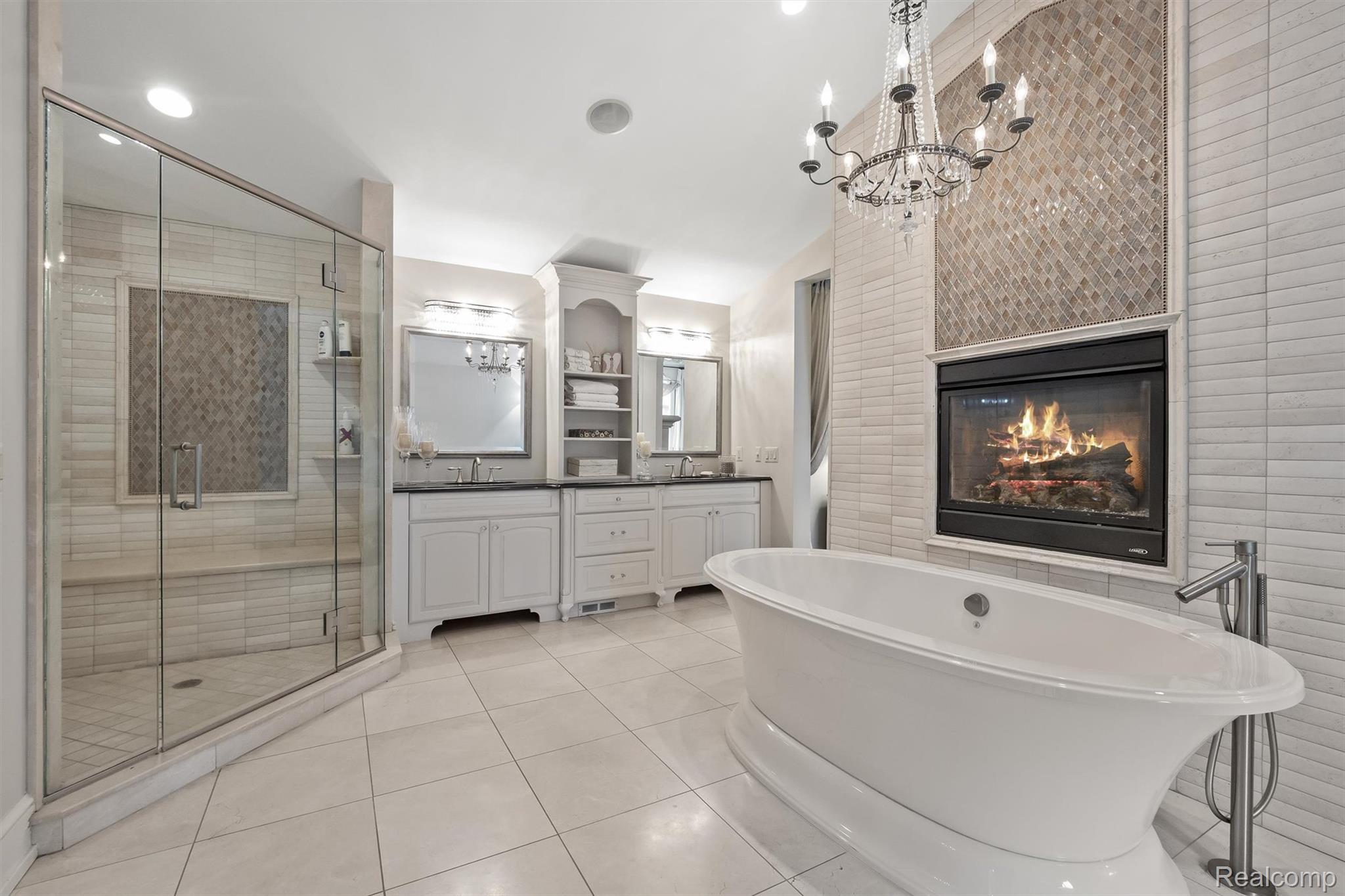 864 Pine Needle Trail