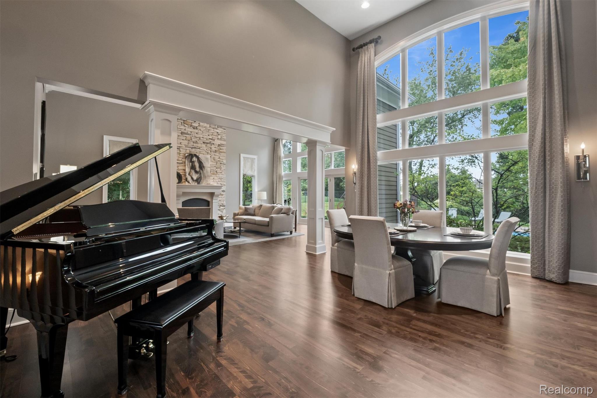 864 Pine Needle Trail