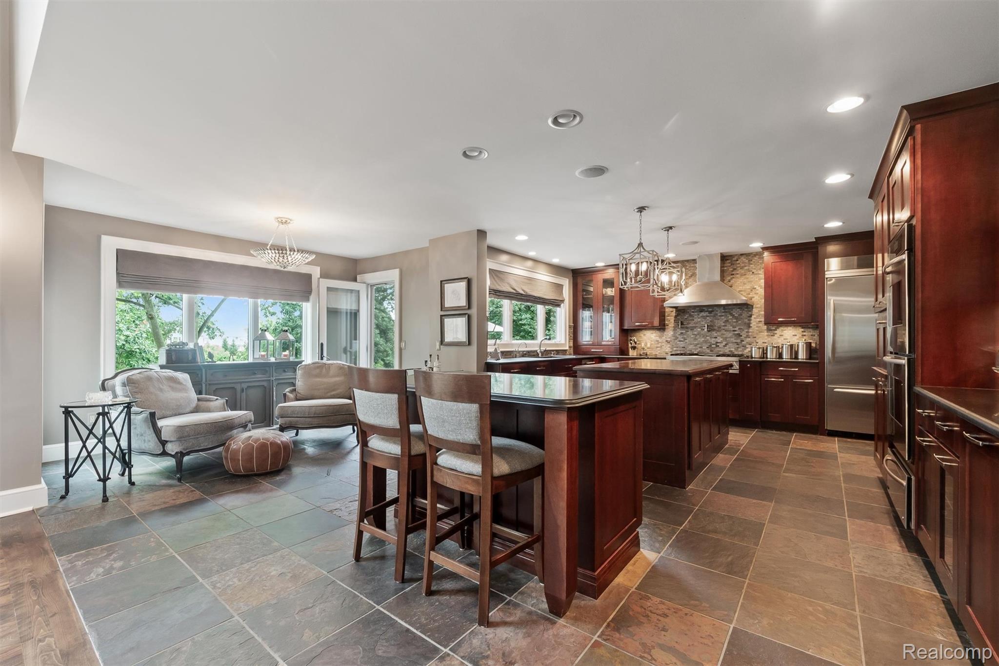 864 Pine Needle Trail