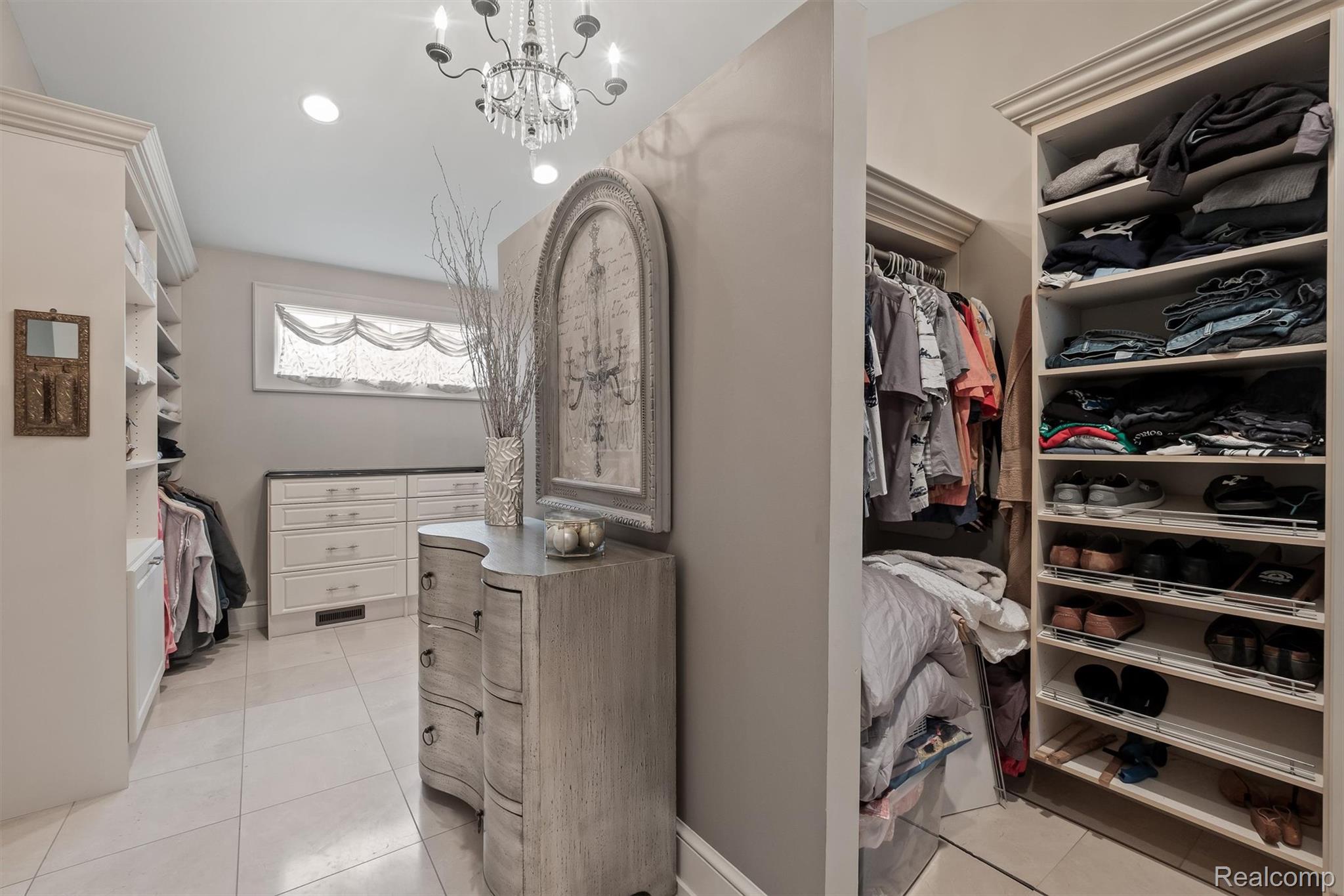864 Pine Needle Trail
