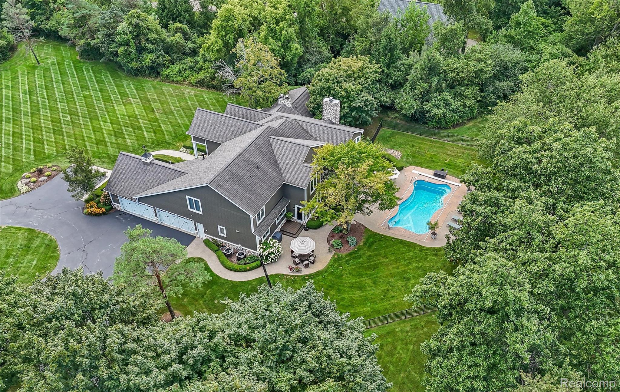 864 Pine Needle Trail