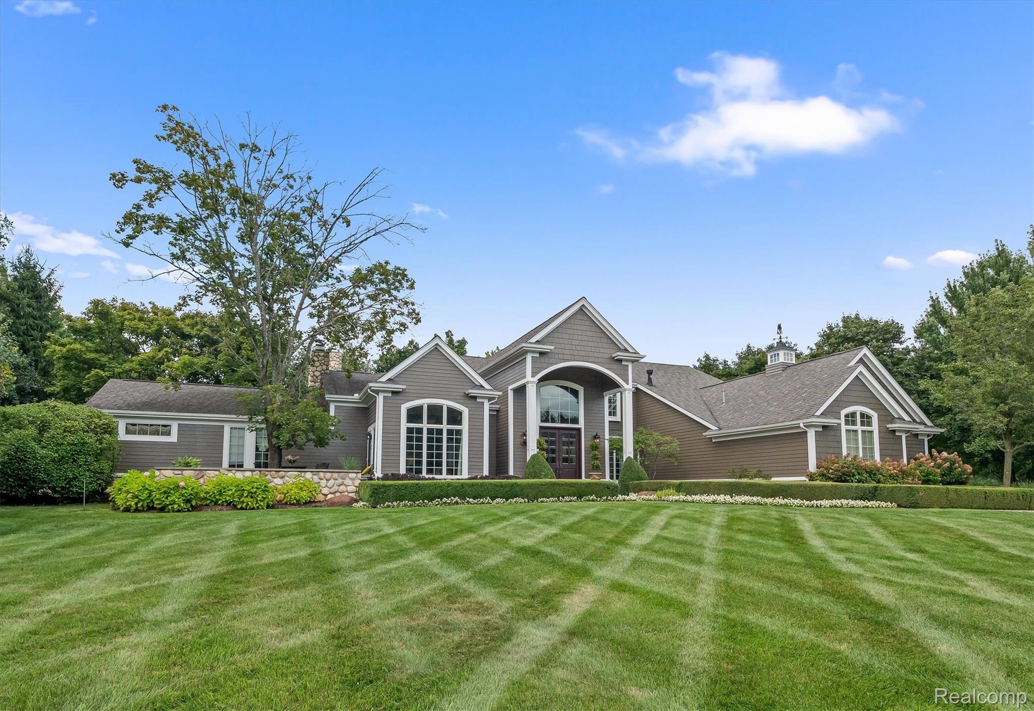 864 Pine Needle Trail