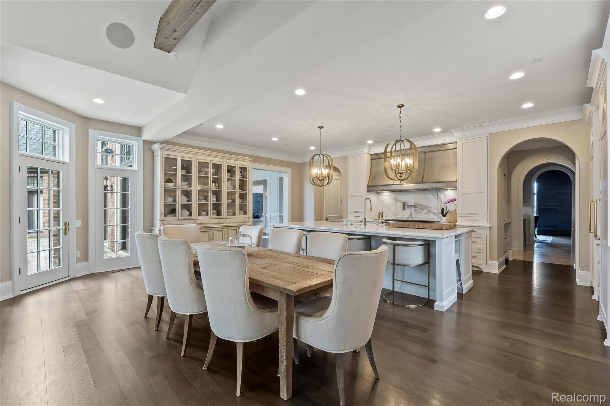 2370 Pond Vallee Drive