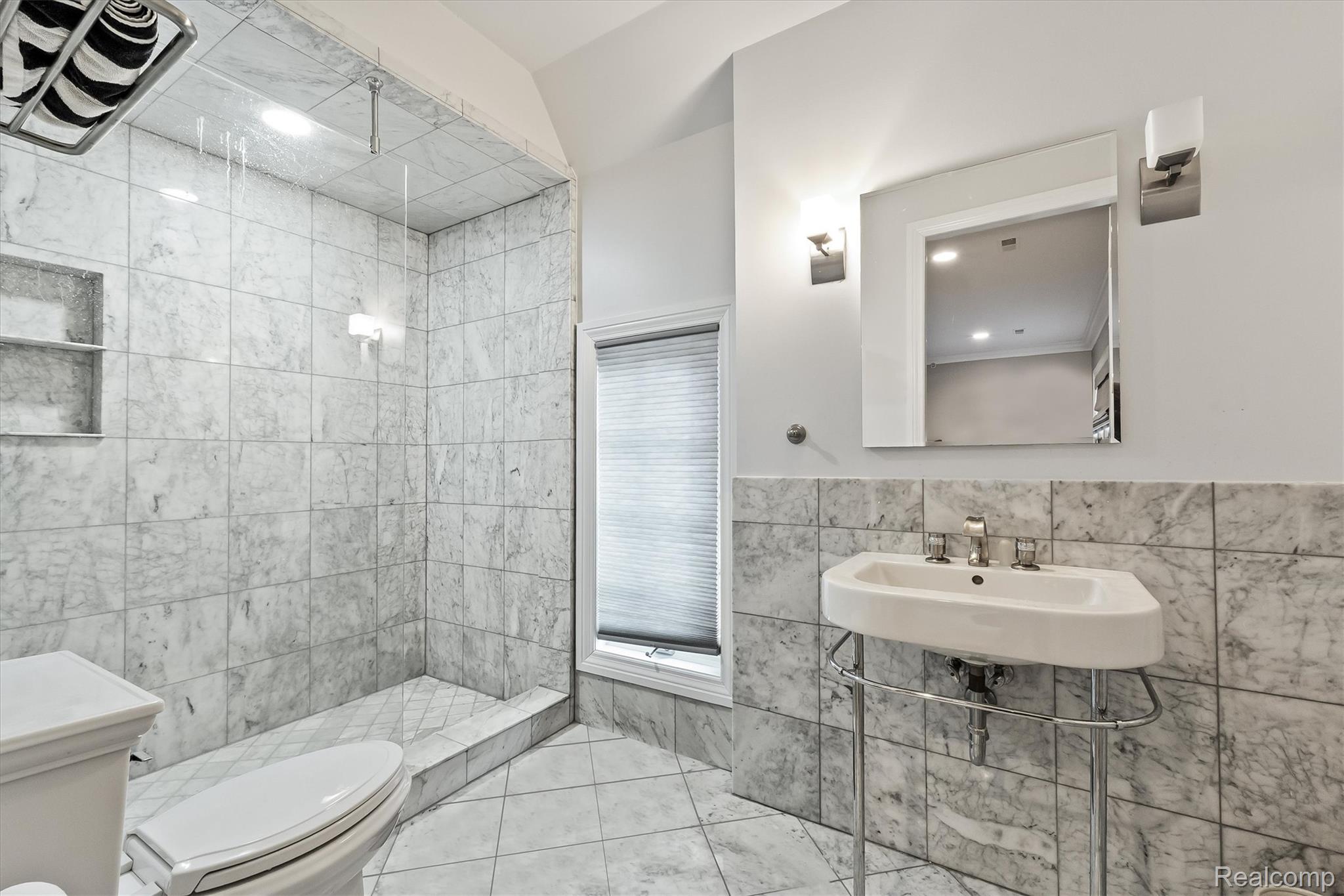 2370 Pond Vallee Drive