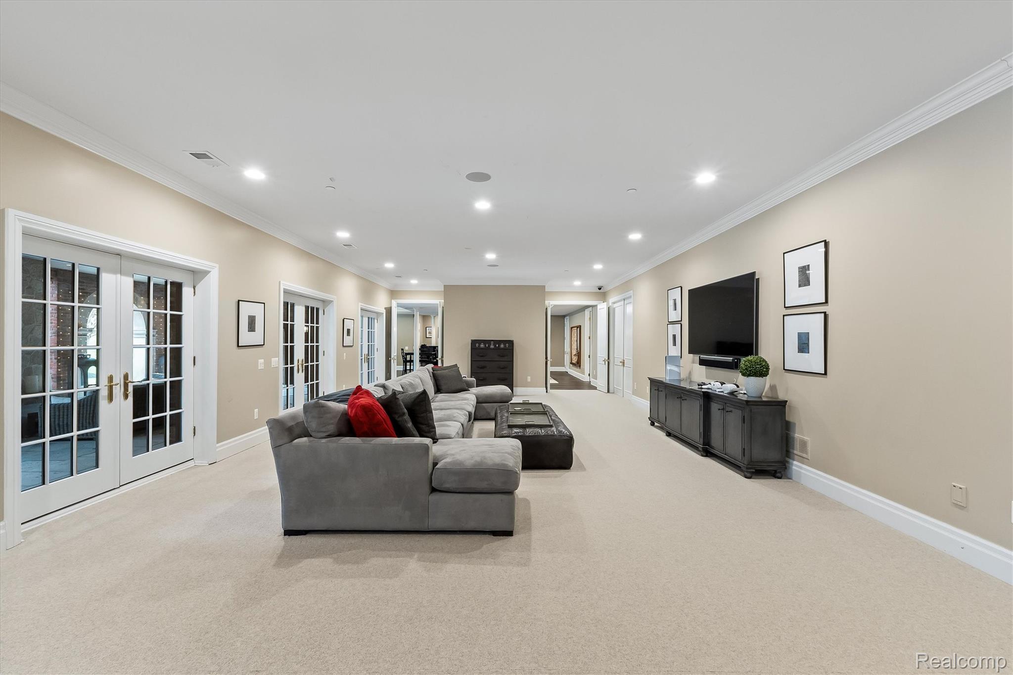 2370 Pond Vallee Drive