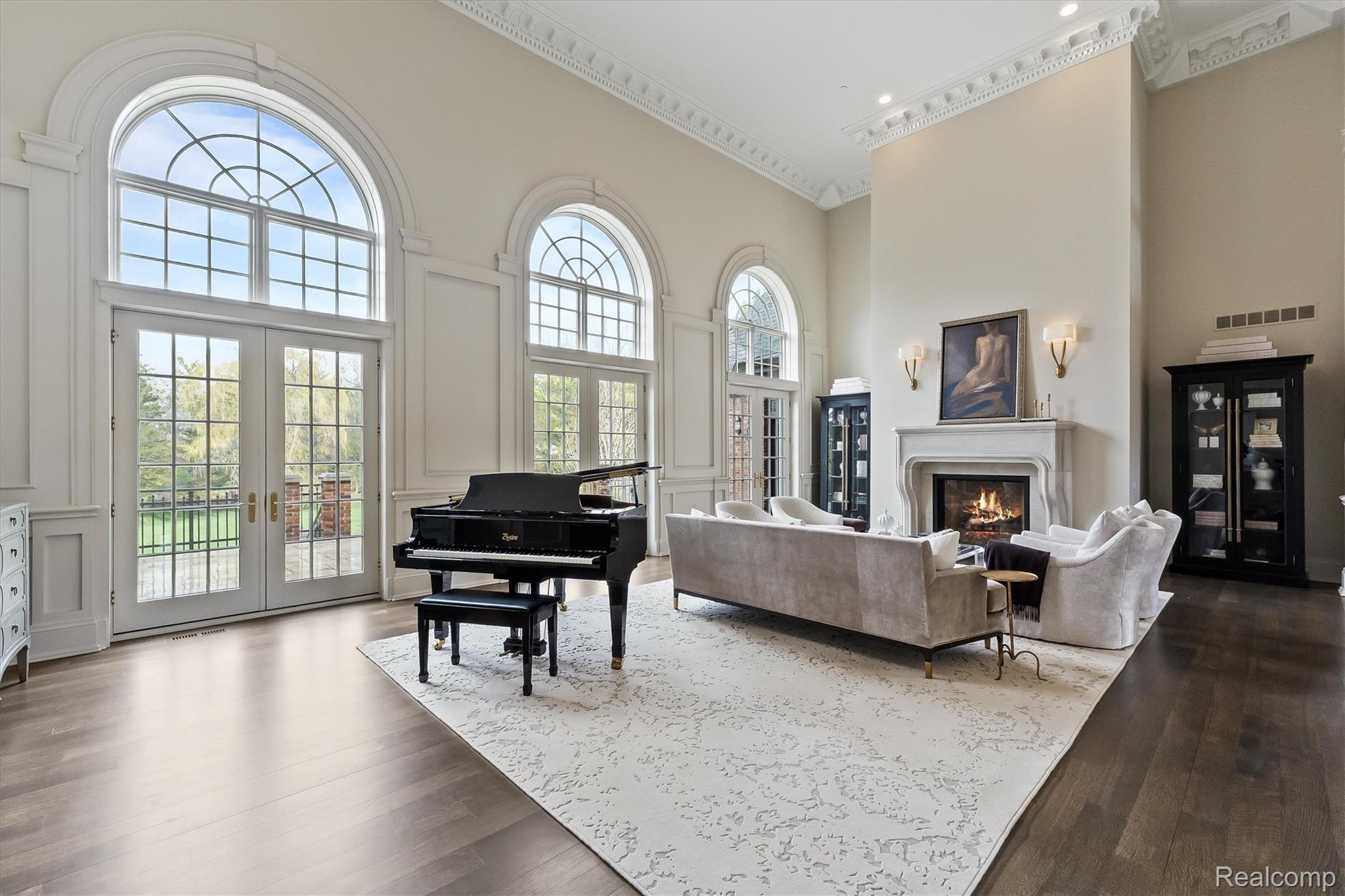 2370 Pond Vallee Drive