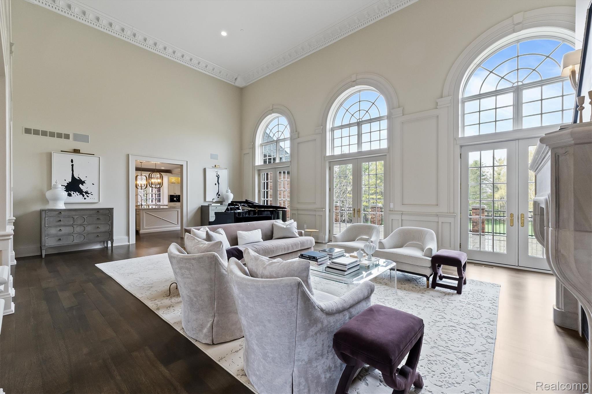 2370 Pond Vallee Drive