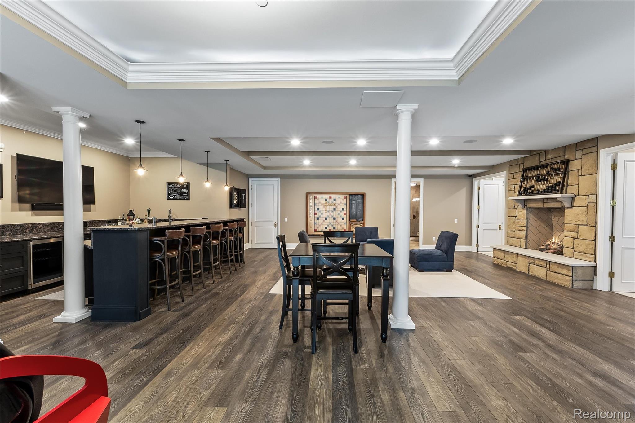 2370 Pond Vallee Drive