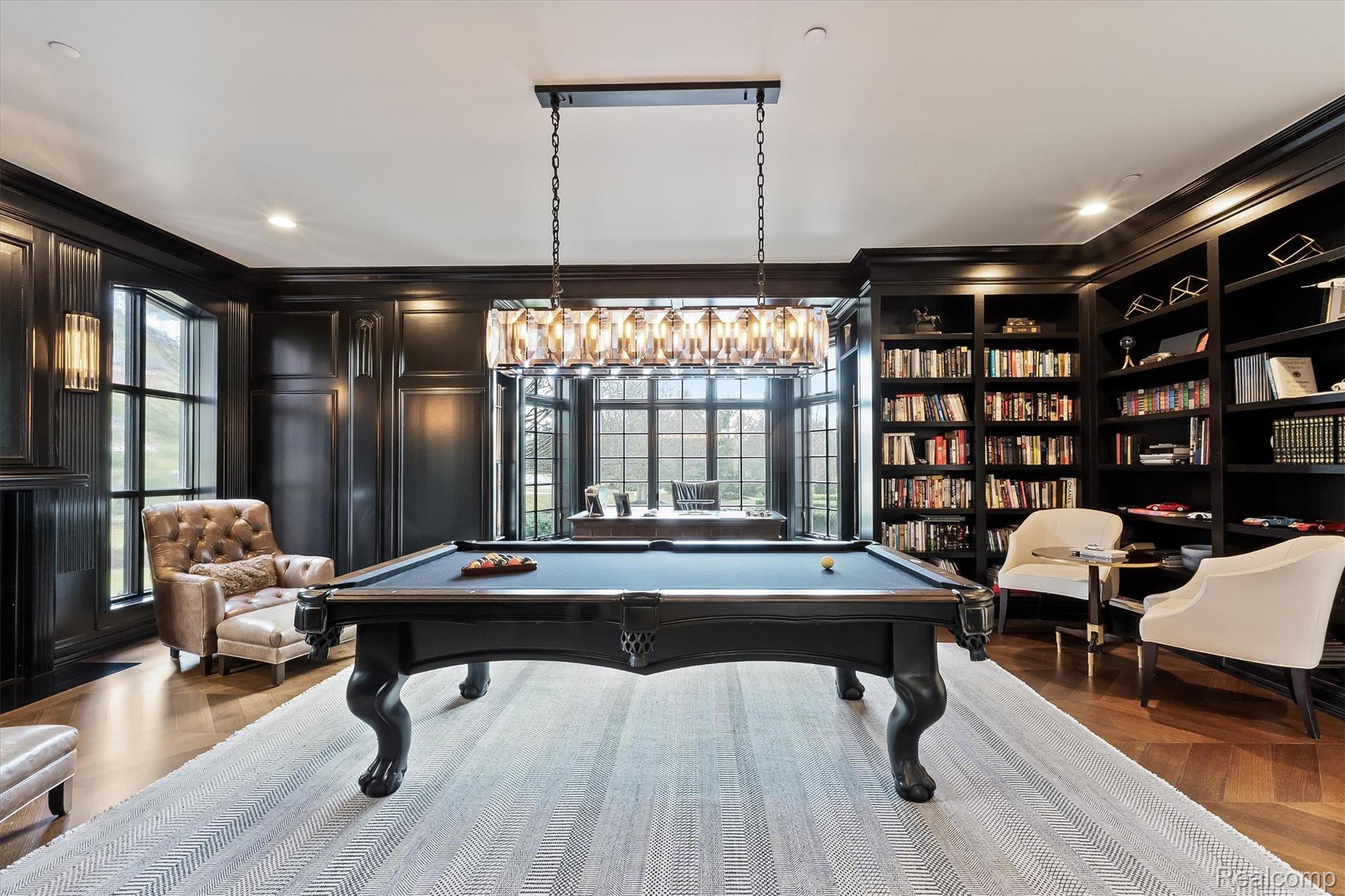 2370 Pond Vallee Drive