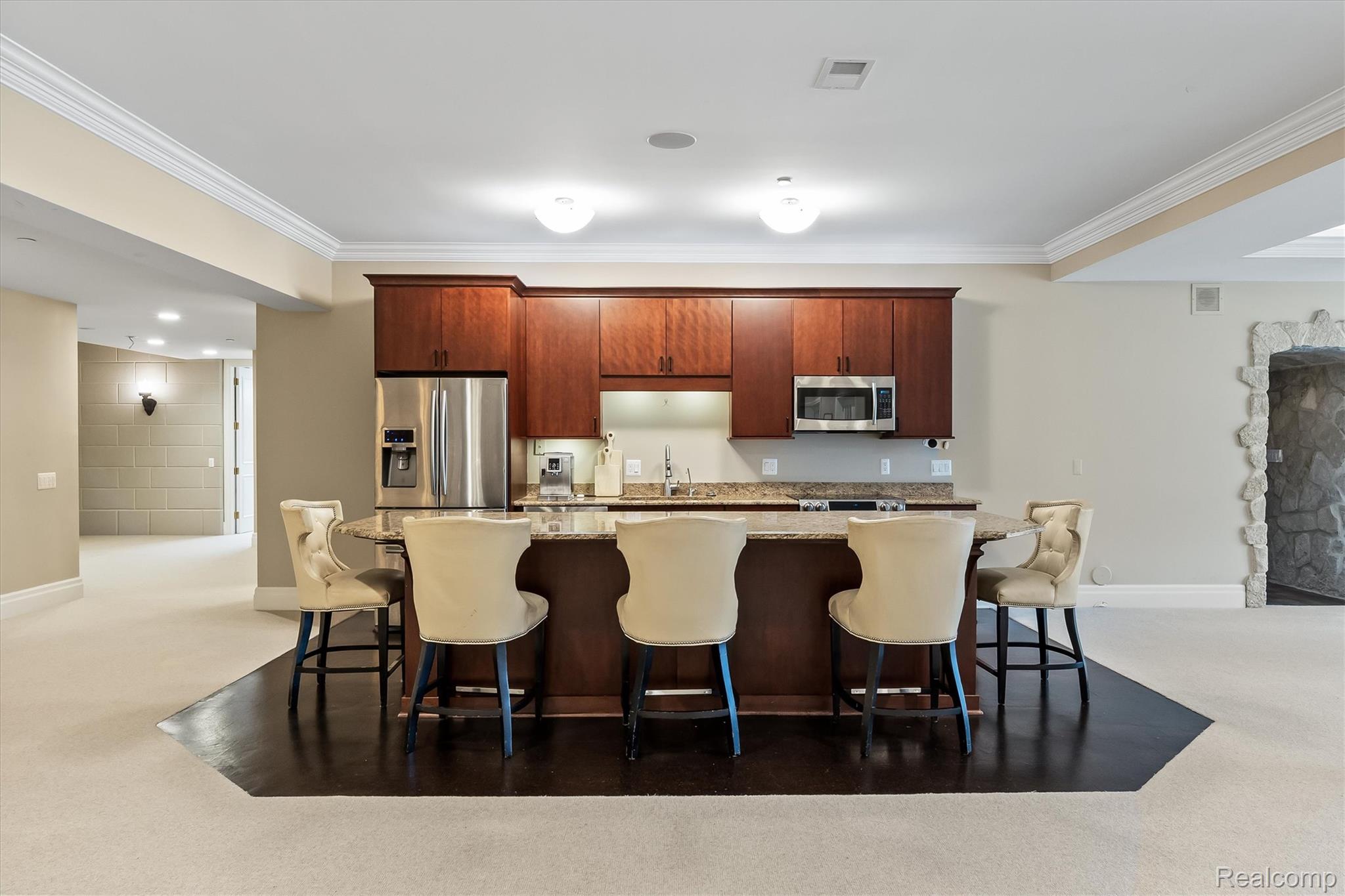 2370 Pond Vallee Drive