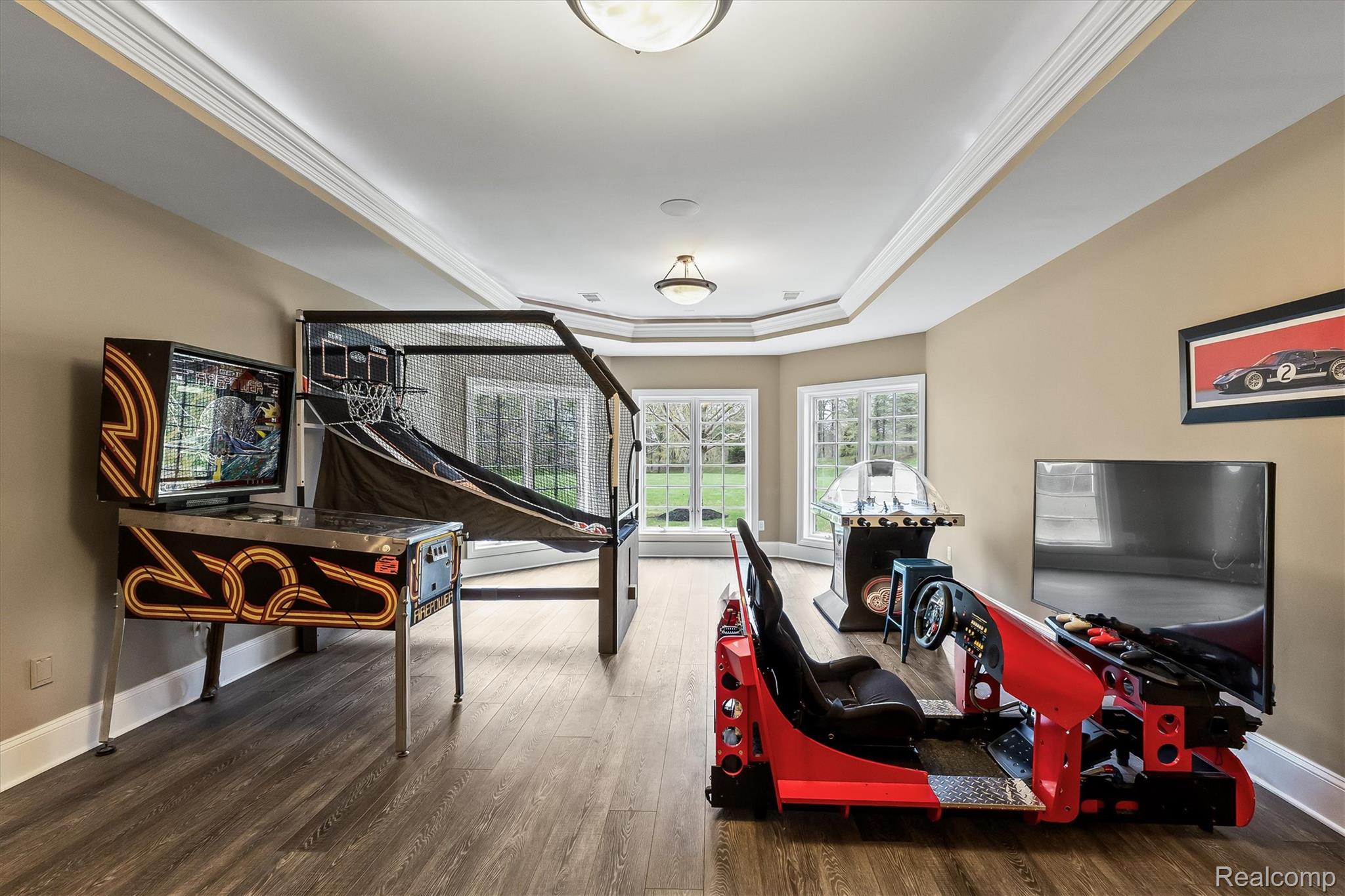 2370 Pond Vallee Drive