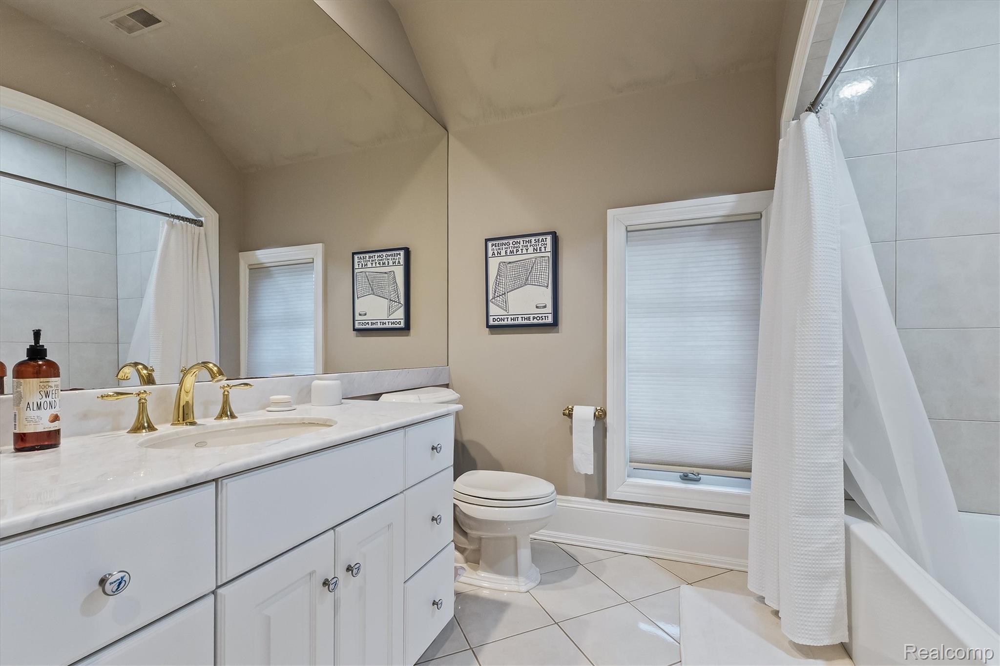 2370 Pond Vallee Drive