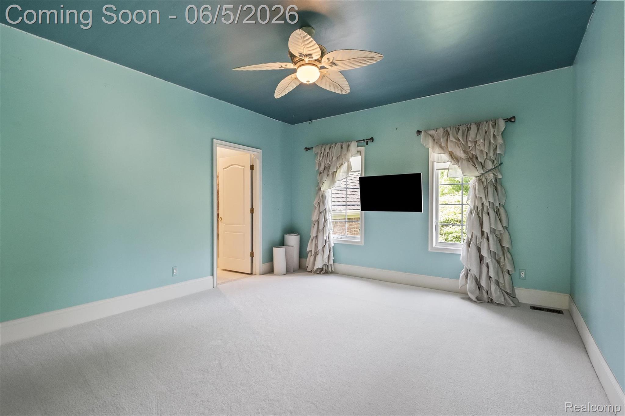 61496 Beacon Hill Drive