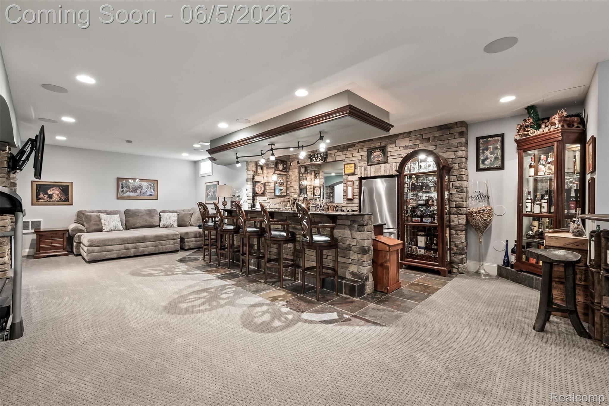 61496 Beacon Hill Drive