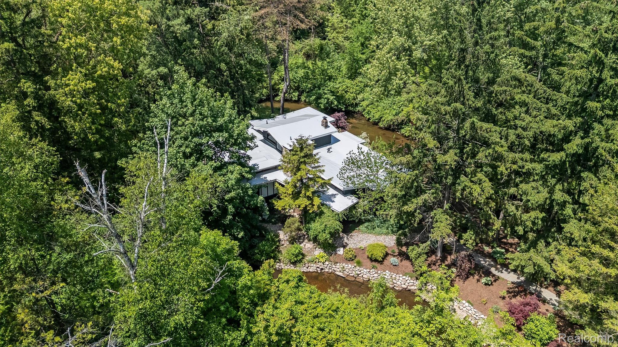 3954 N Ellamae Road