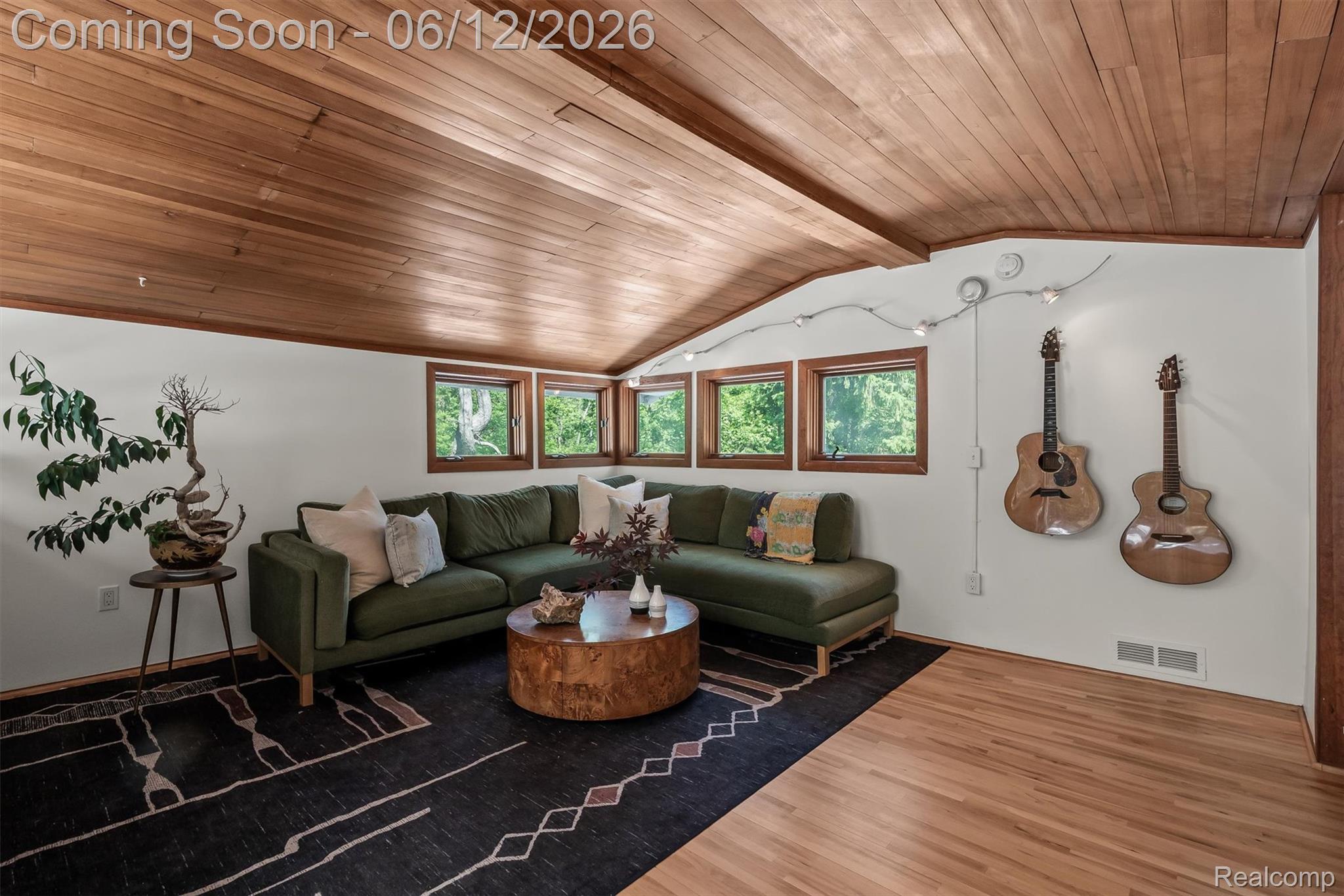 3954 N Ellamae Road