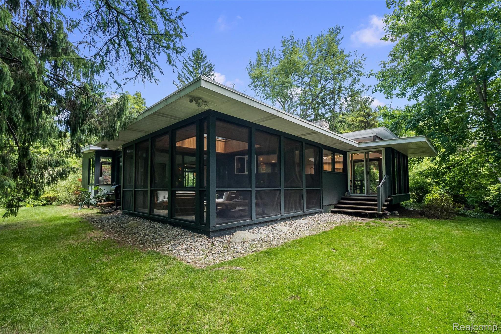 3954 N Ellamae Road